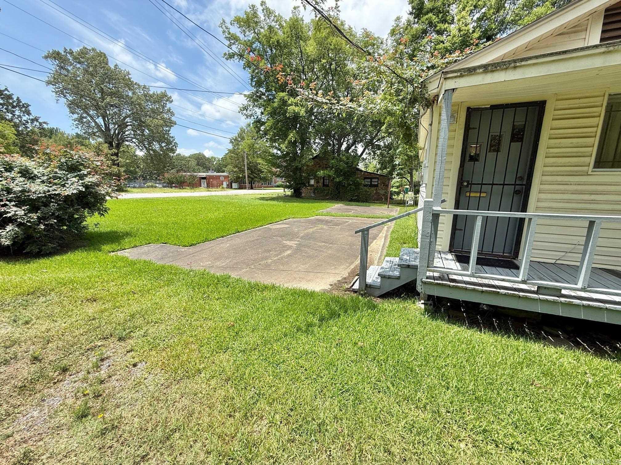 1213 W 18th  North Little Rock, AR