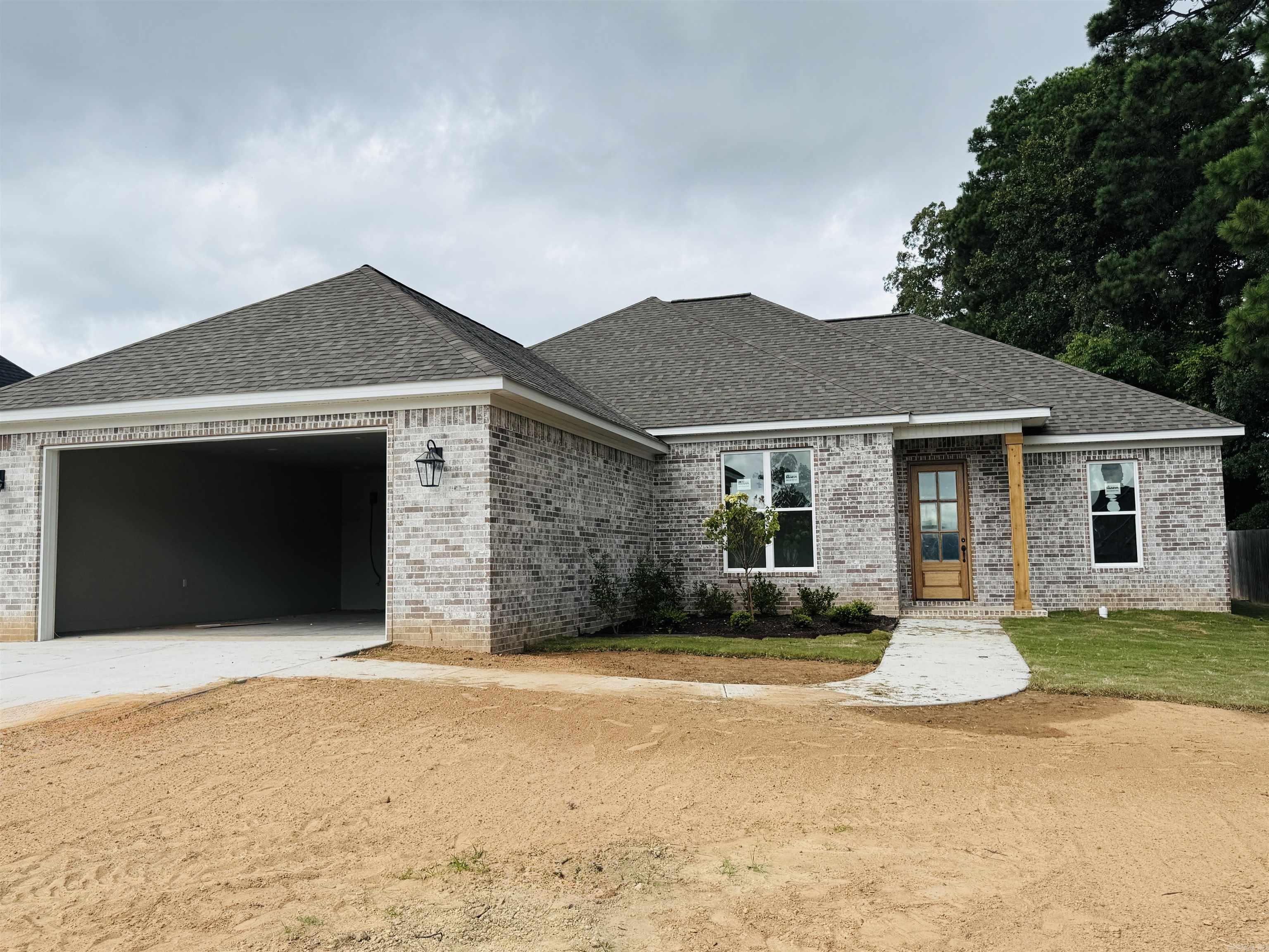 608 Twelve Oaks  White Hall, AR
