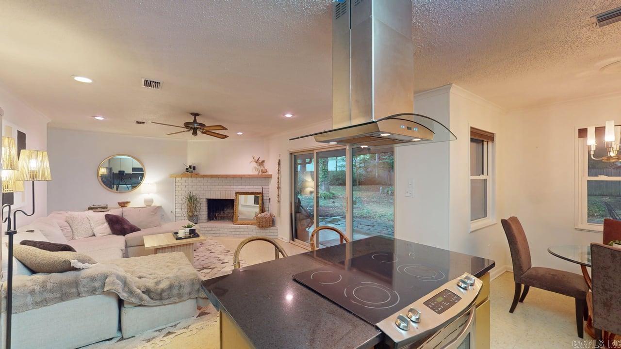 12 Oakdale  Conway, AR