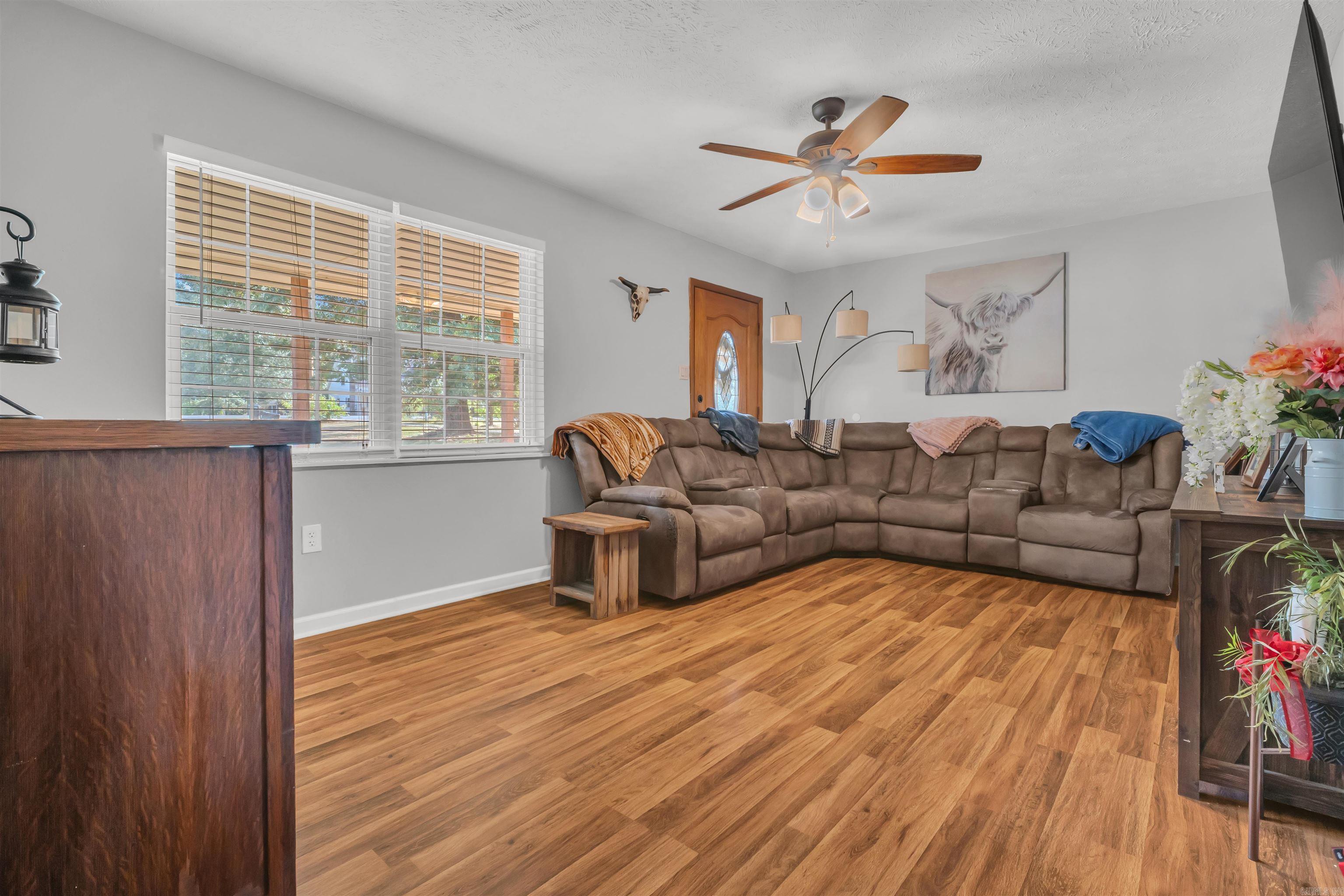 99 Lonoke Rd Morrilton, AR 72110