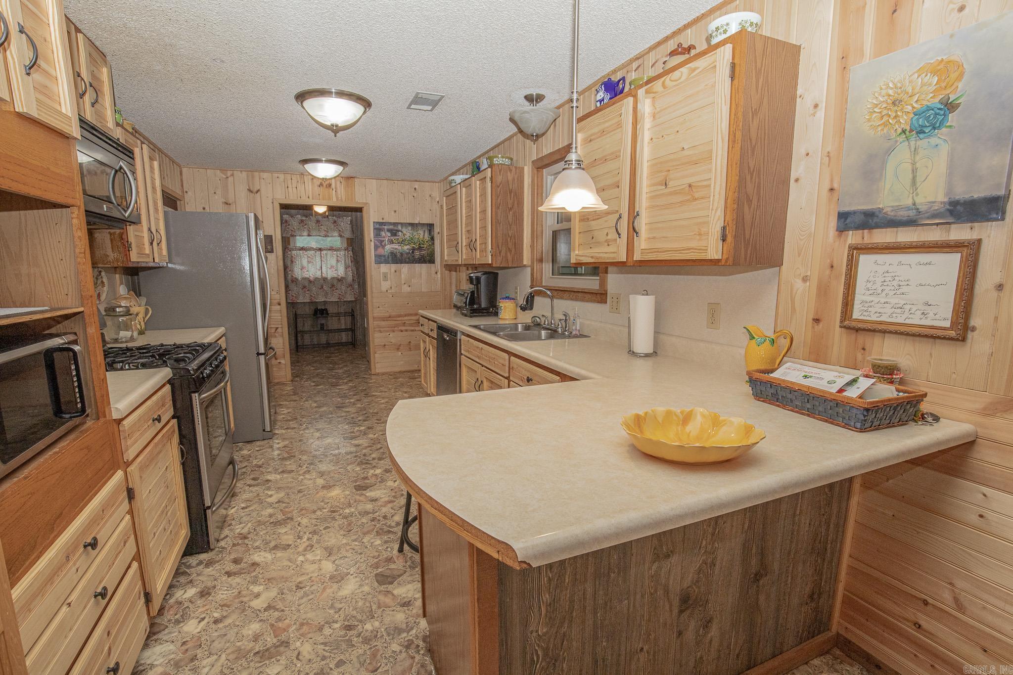 379 Grant County Rd 167077 Sheridan, AR 72150