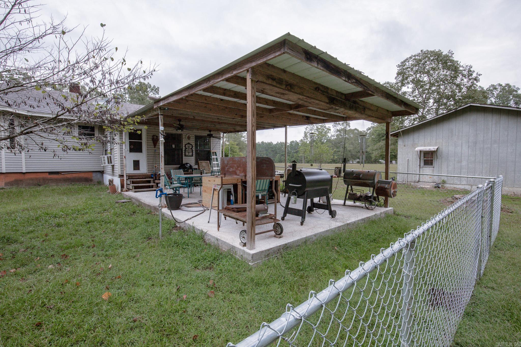 379 Grant County Rd 167077 Sheridan, AR 72150