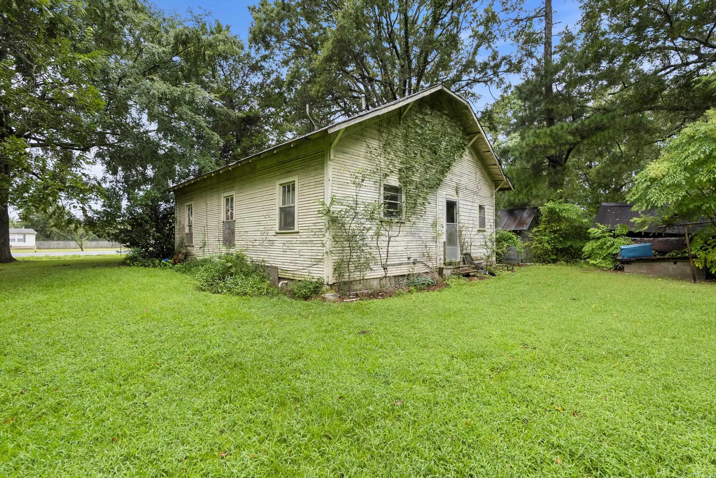 548 Highway 294  Lonoke, AR