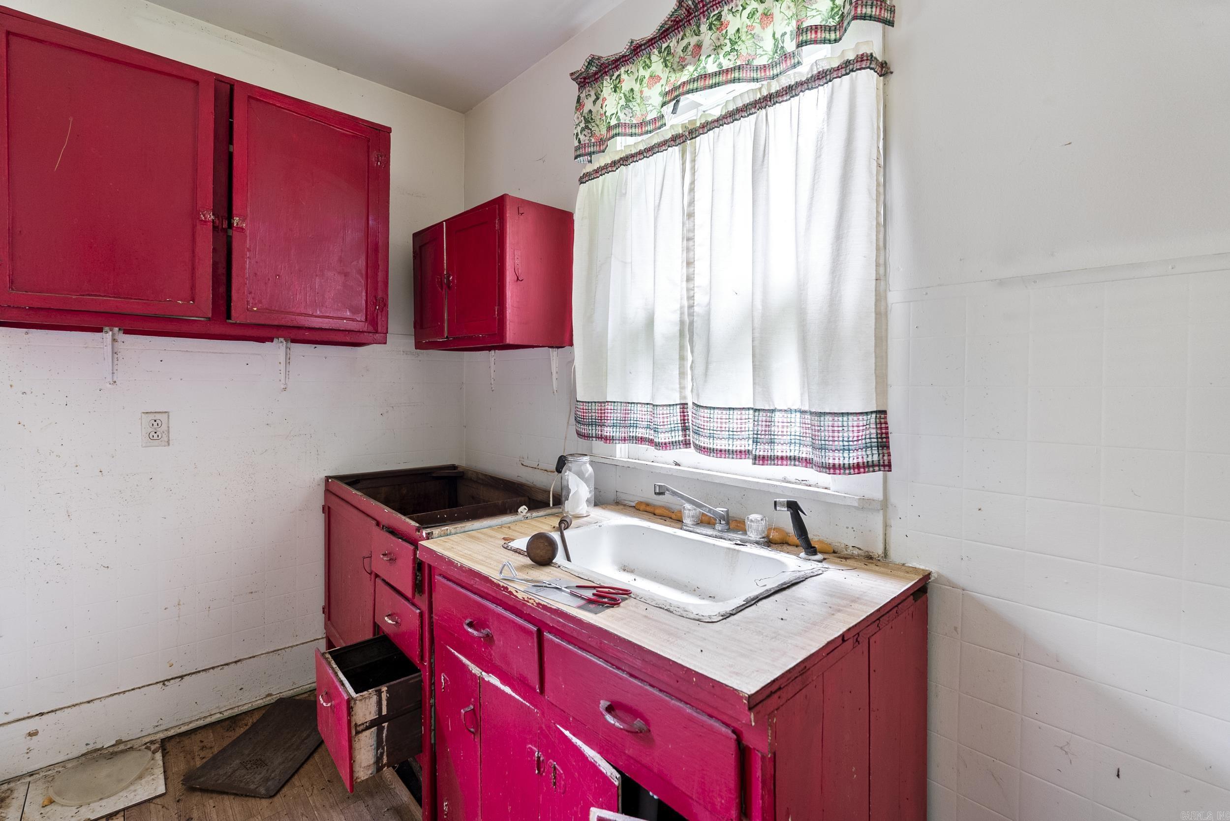 548 Highway 294  Lonoke, AR