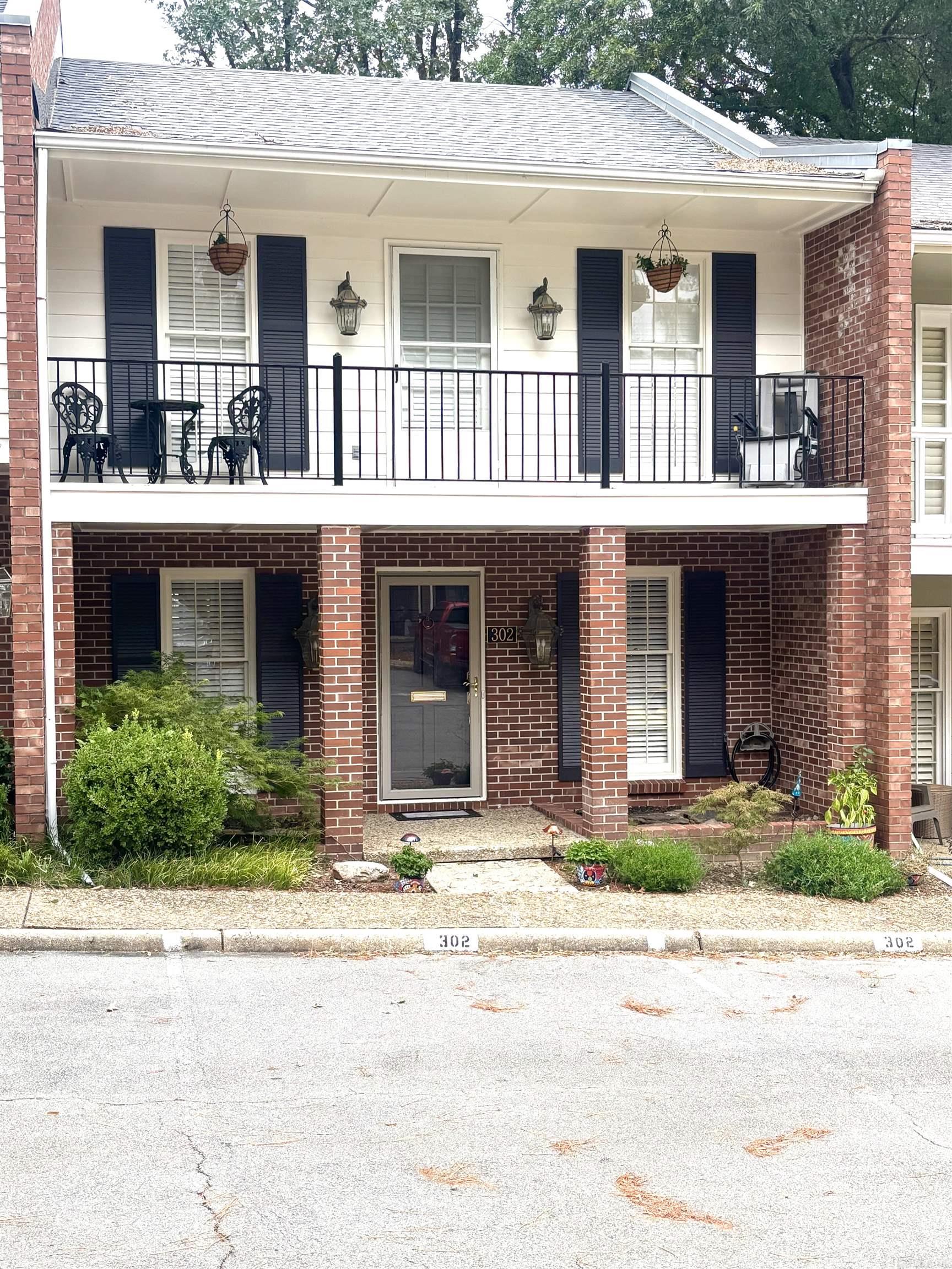 2805 Foxcroft Rd. #302