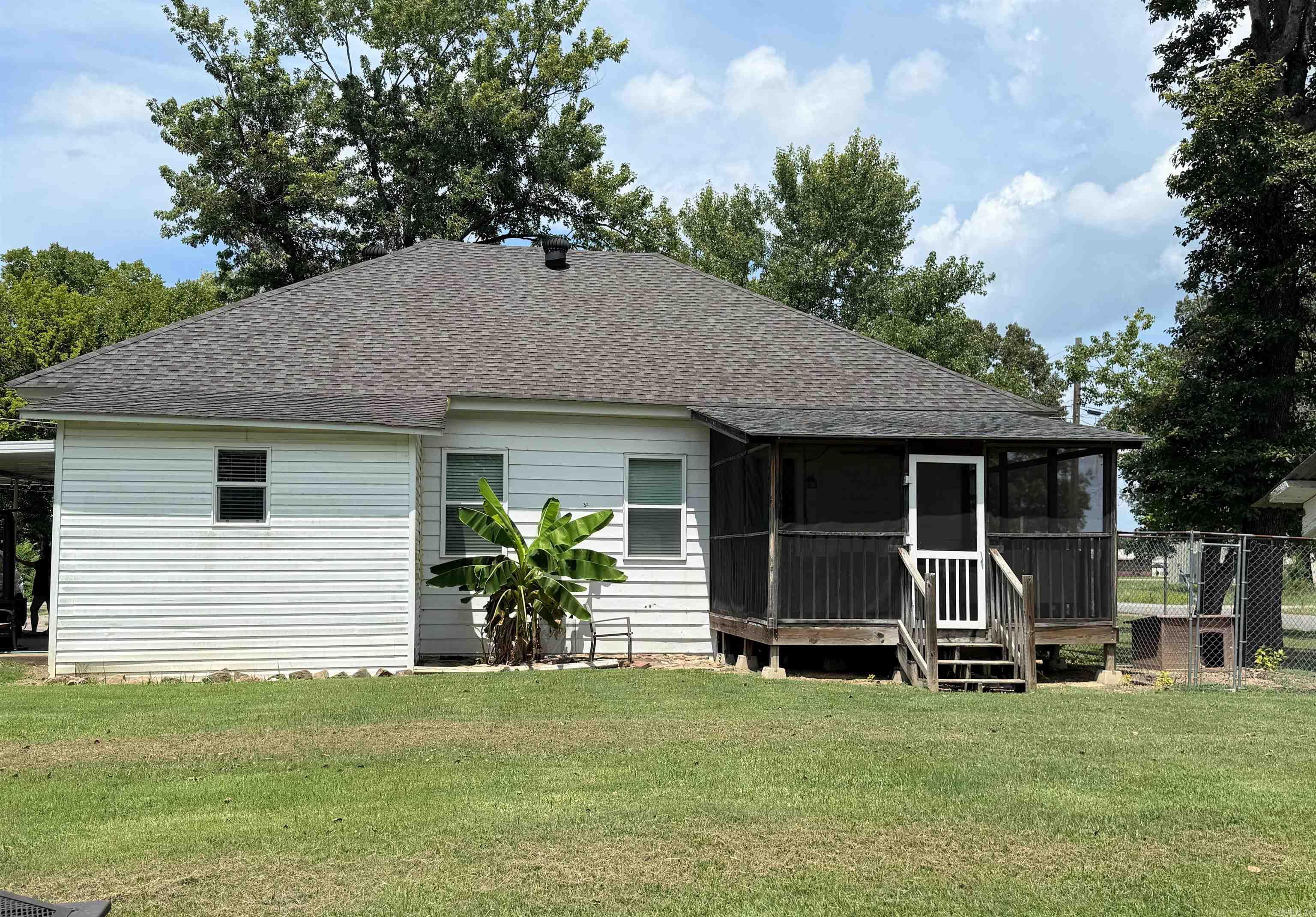 202 11th Street Scranton, AR 72863