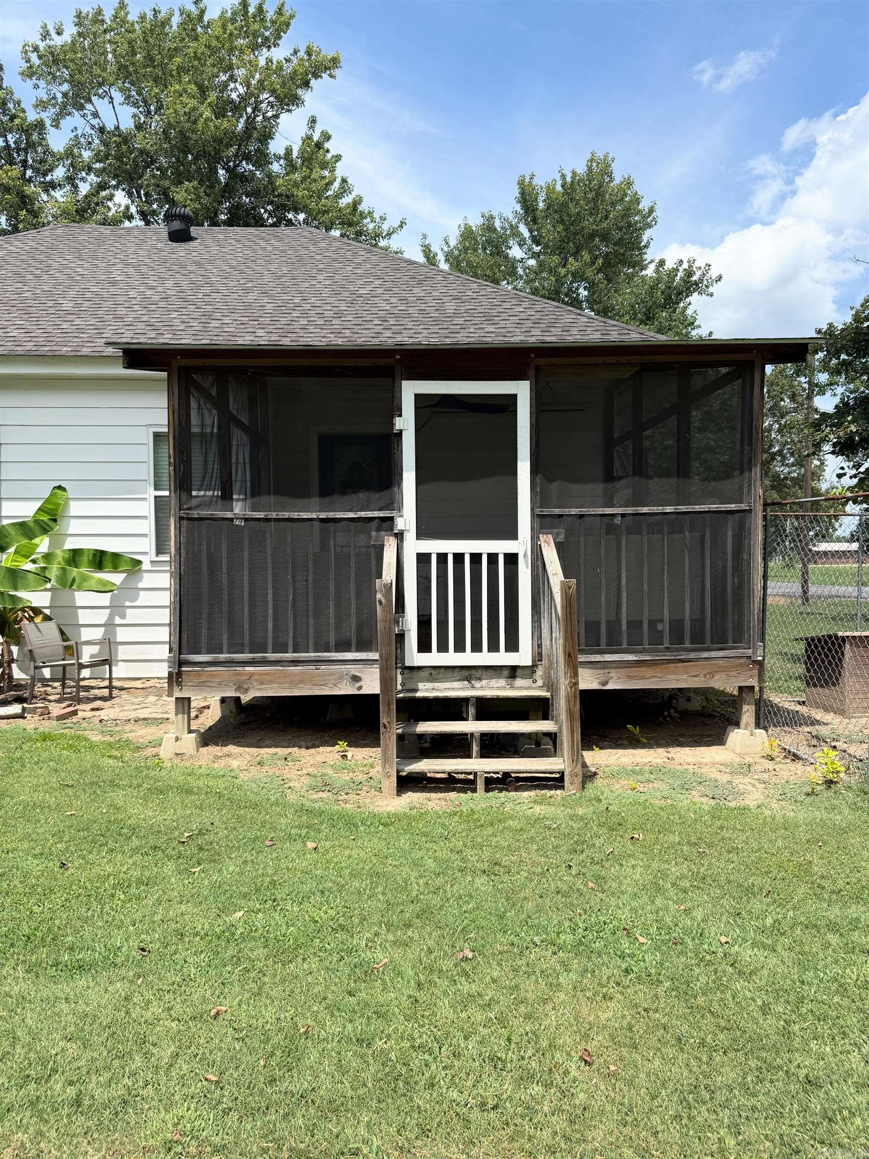 202 11th Street Scranton, AR 72863