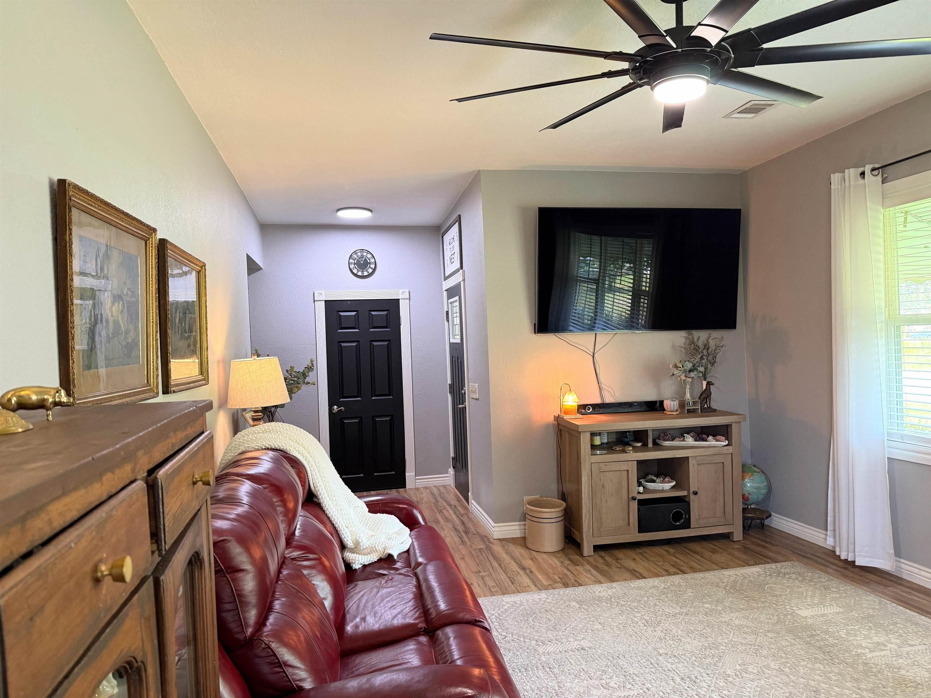 202 11th Street Scranton, AR 72863