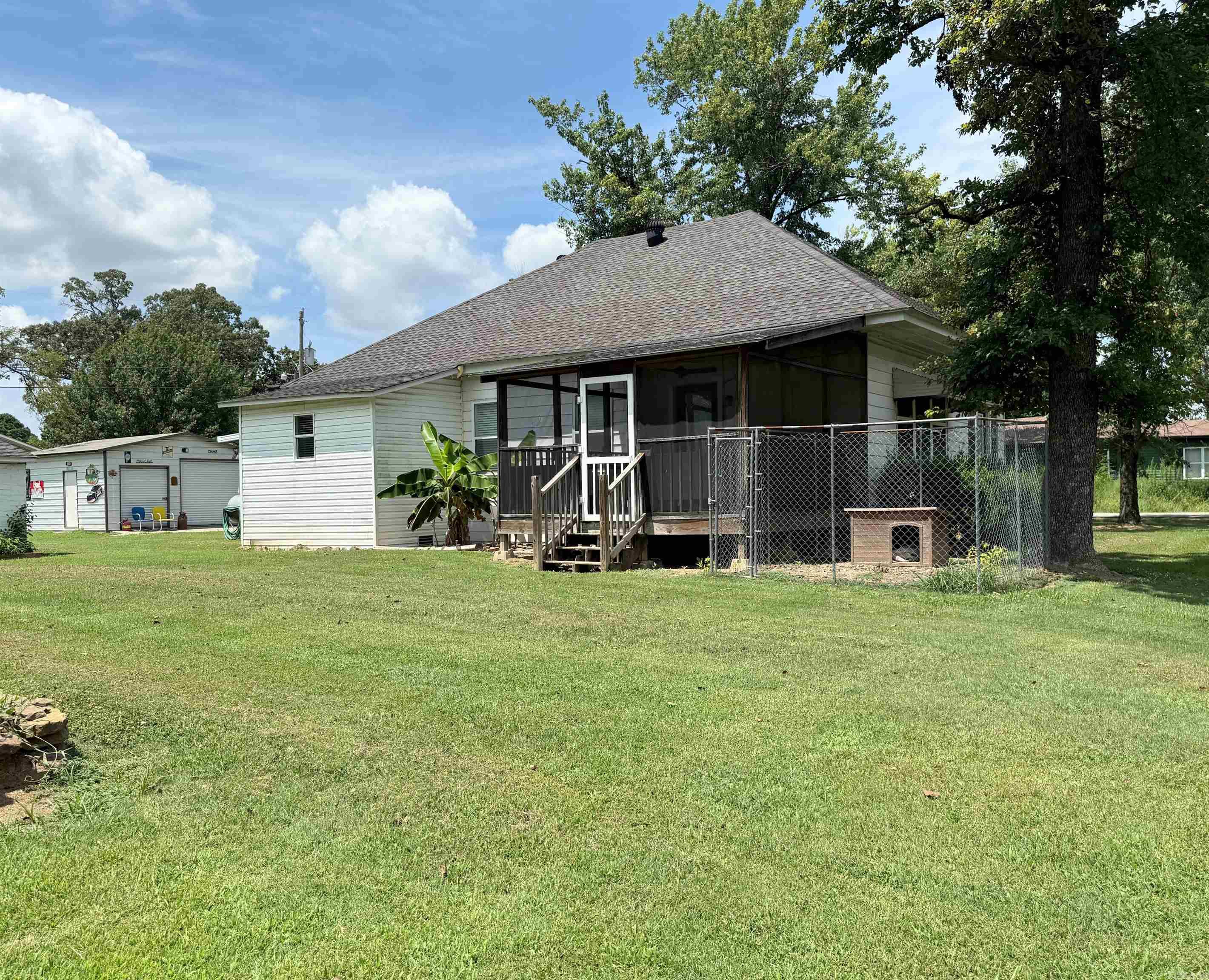 202 11th Street Scranton, AR 72863