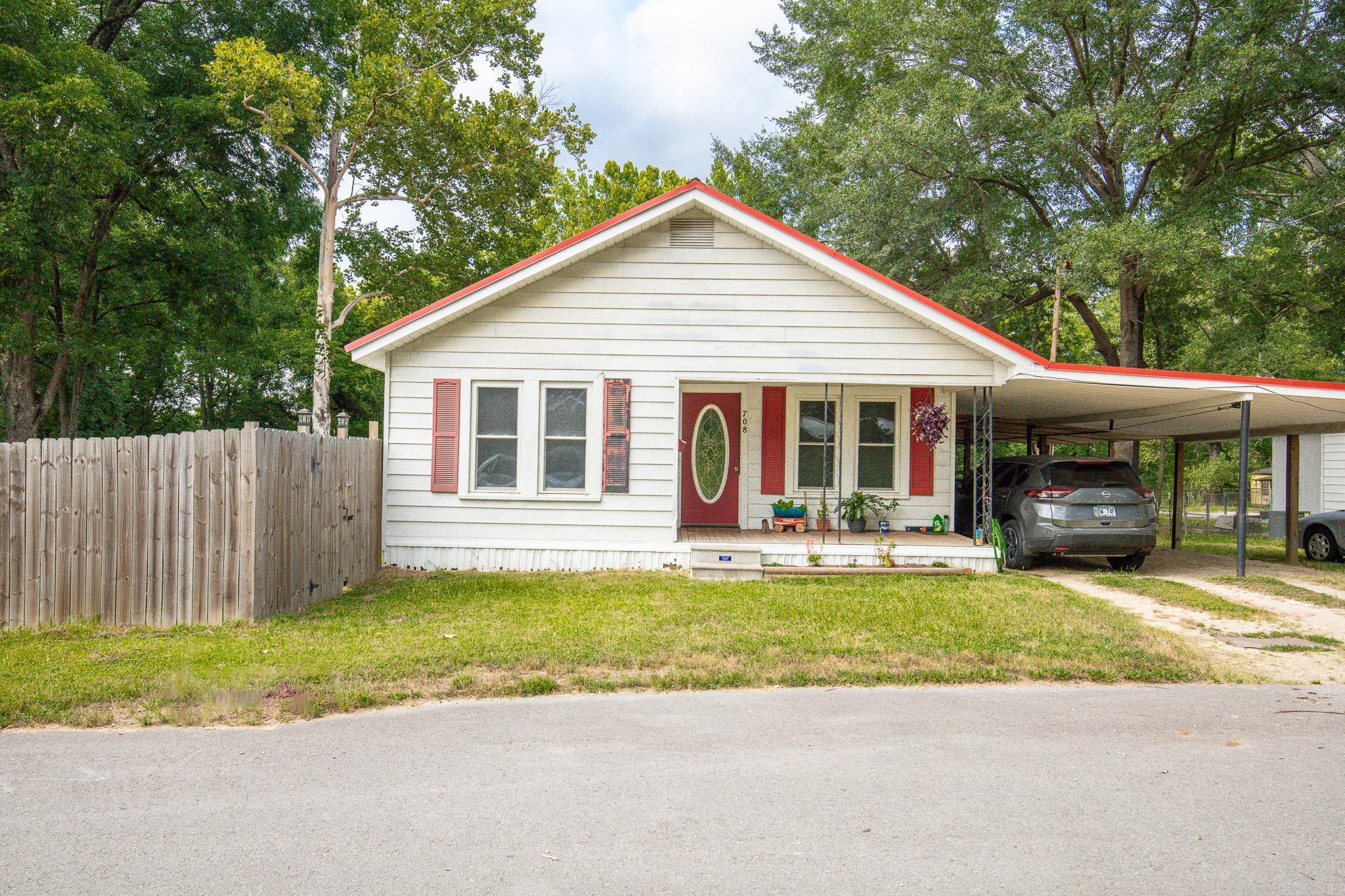 708 E 2nd. Street