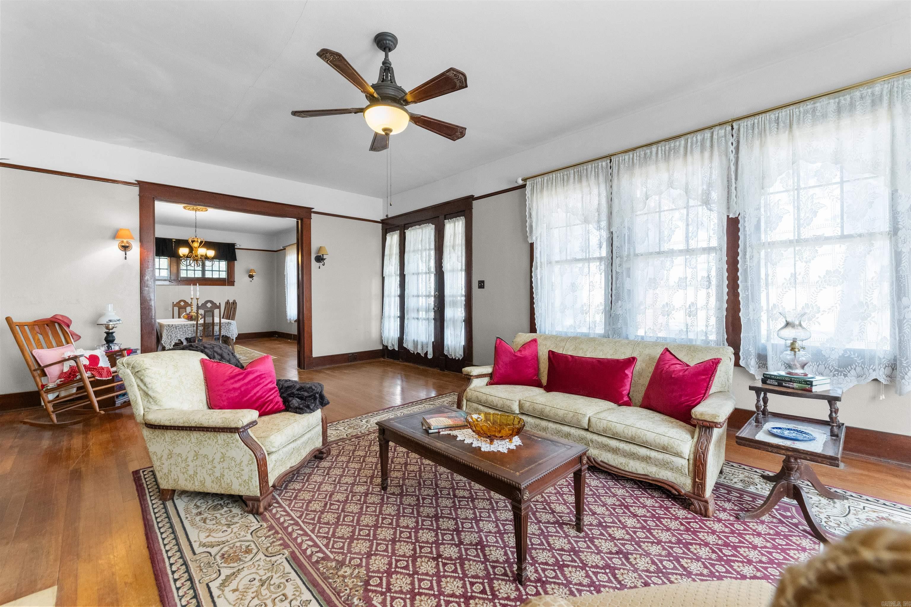 615 W Front  Lonoke, AR