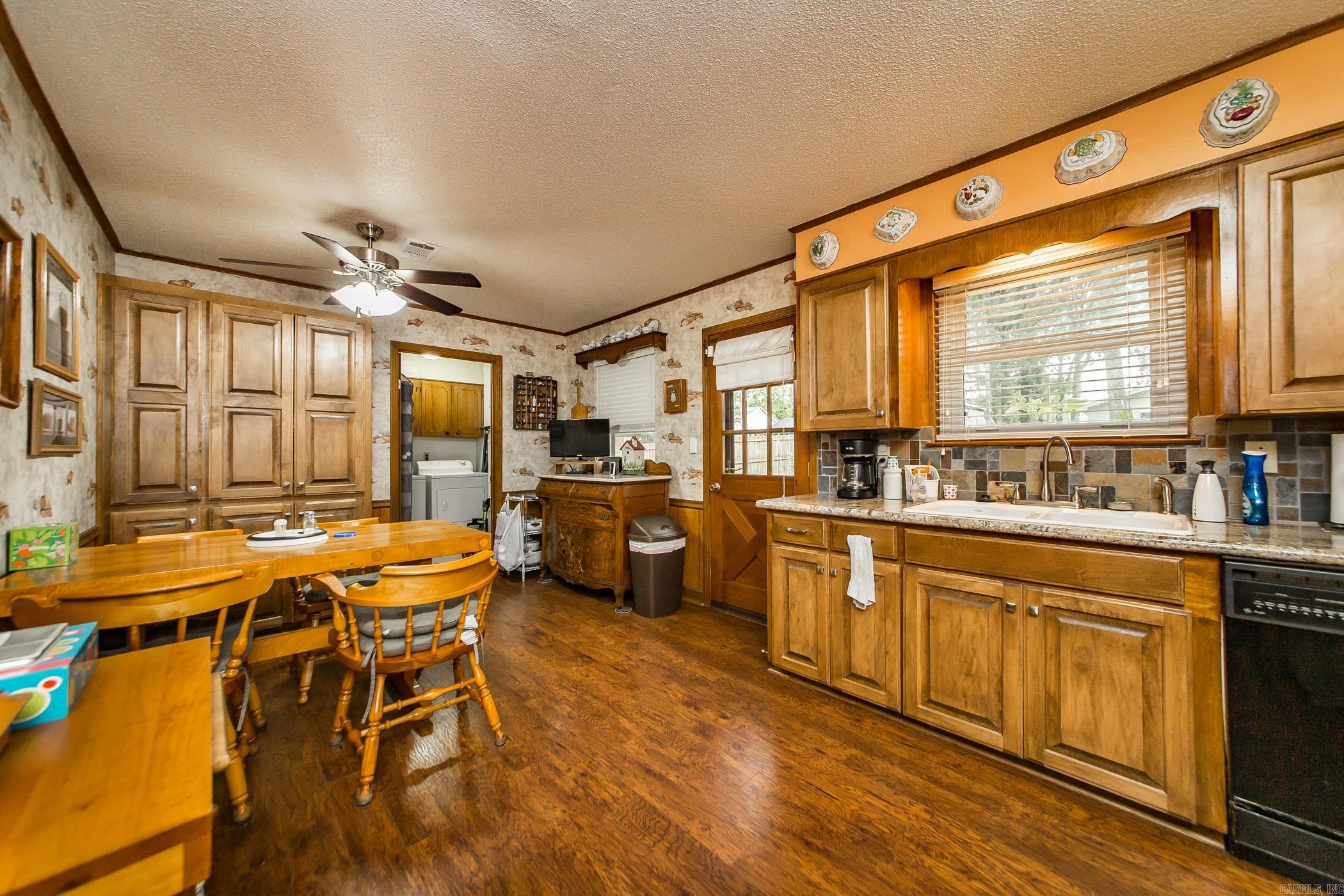 32 Daniel Drive Sherwood, AR 72120