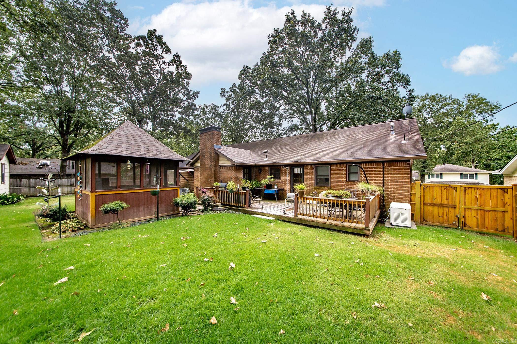 32 Daniel Drive Sherwood, AR 72120