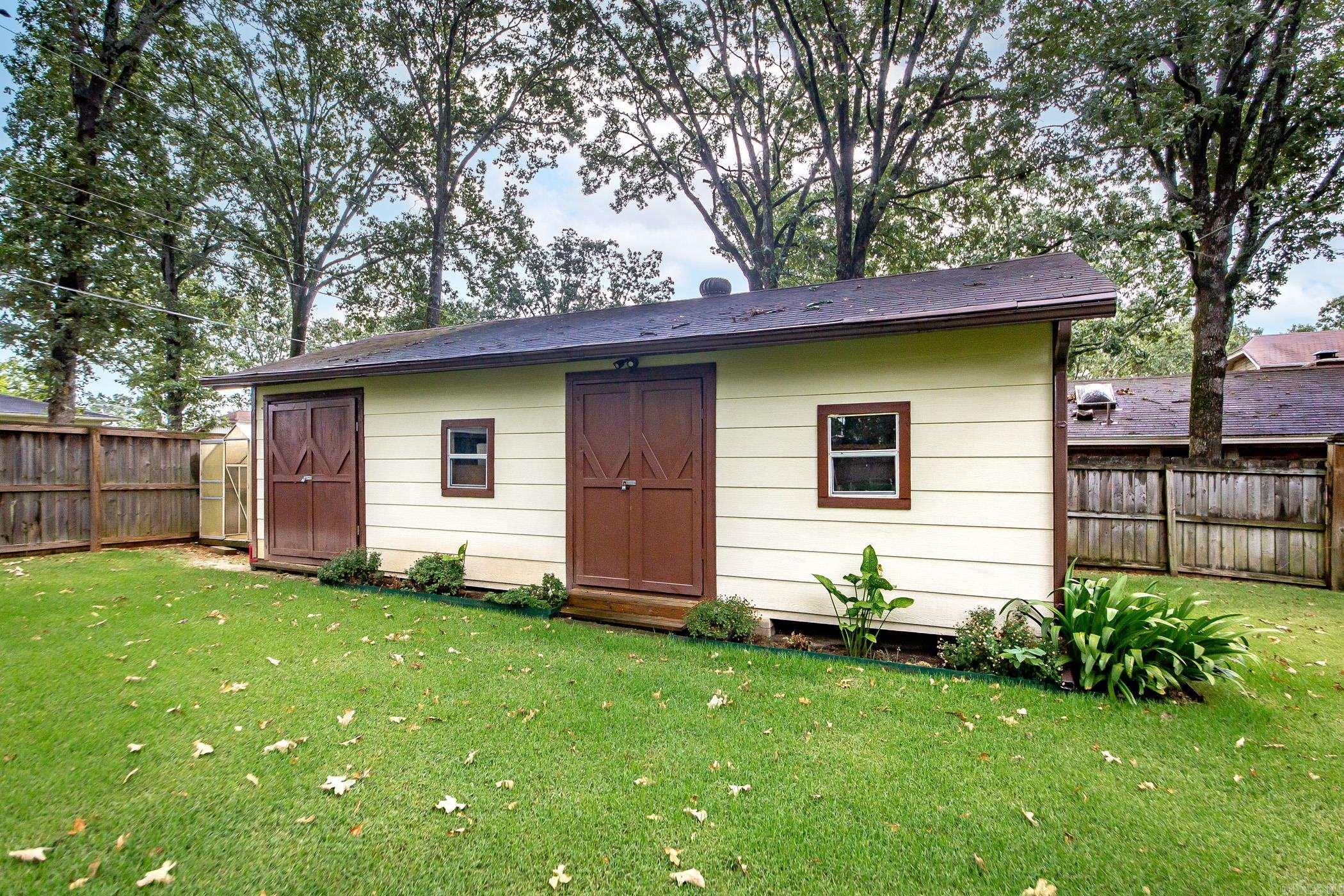 32 Daniel Drive Sherwood, AR 72120