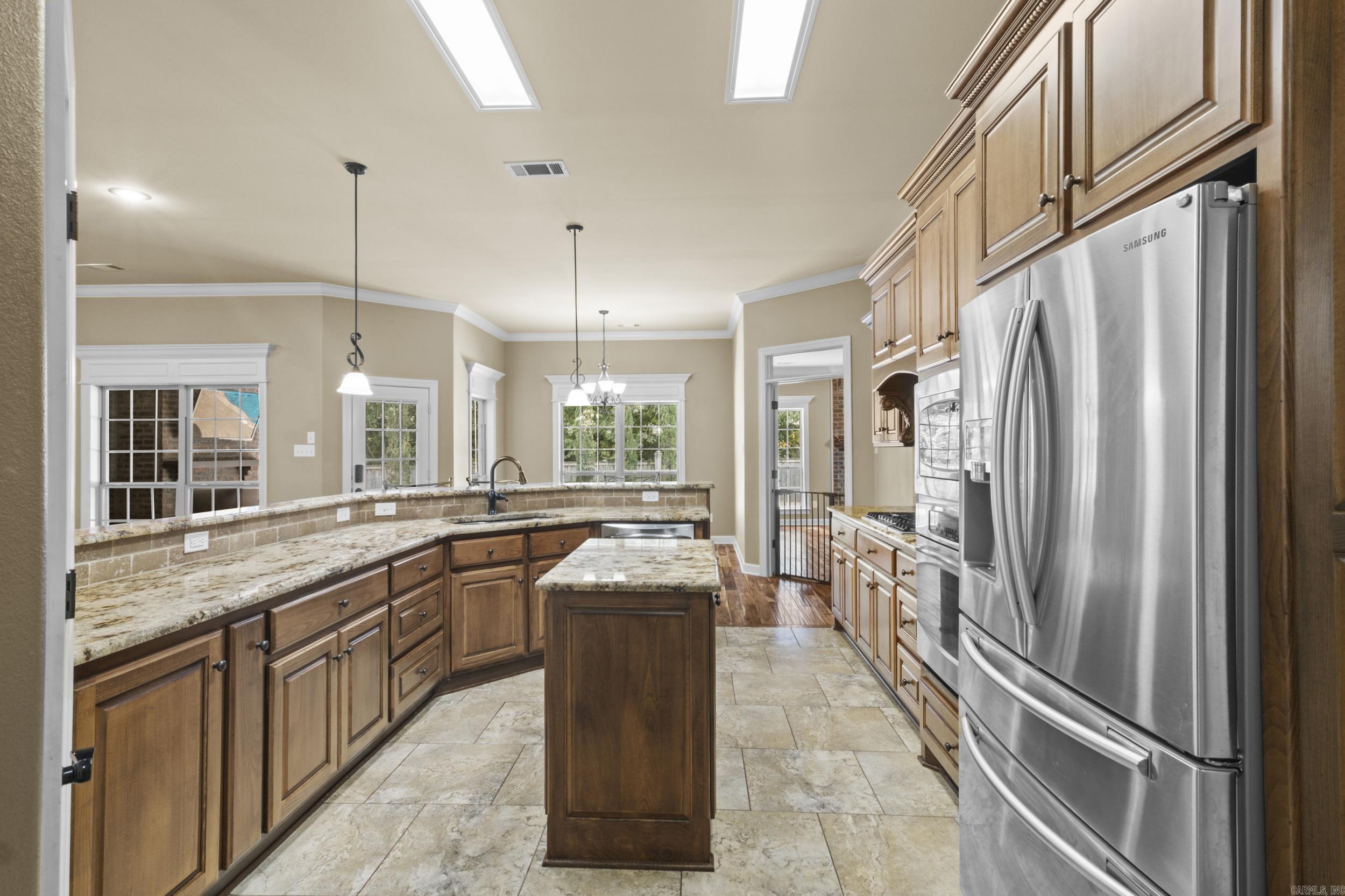 2 Cypress Valley Cv  Maumelle, AR