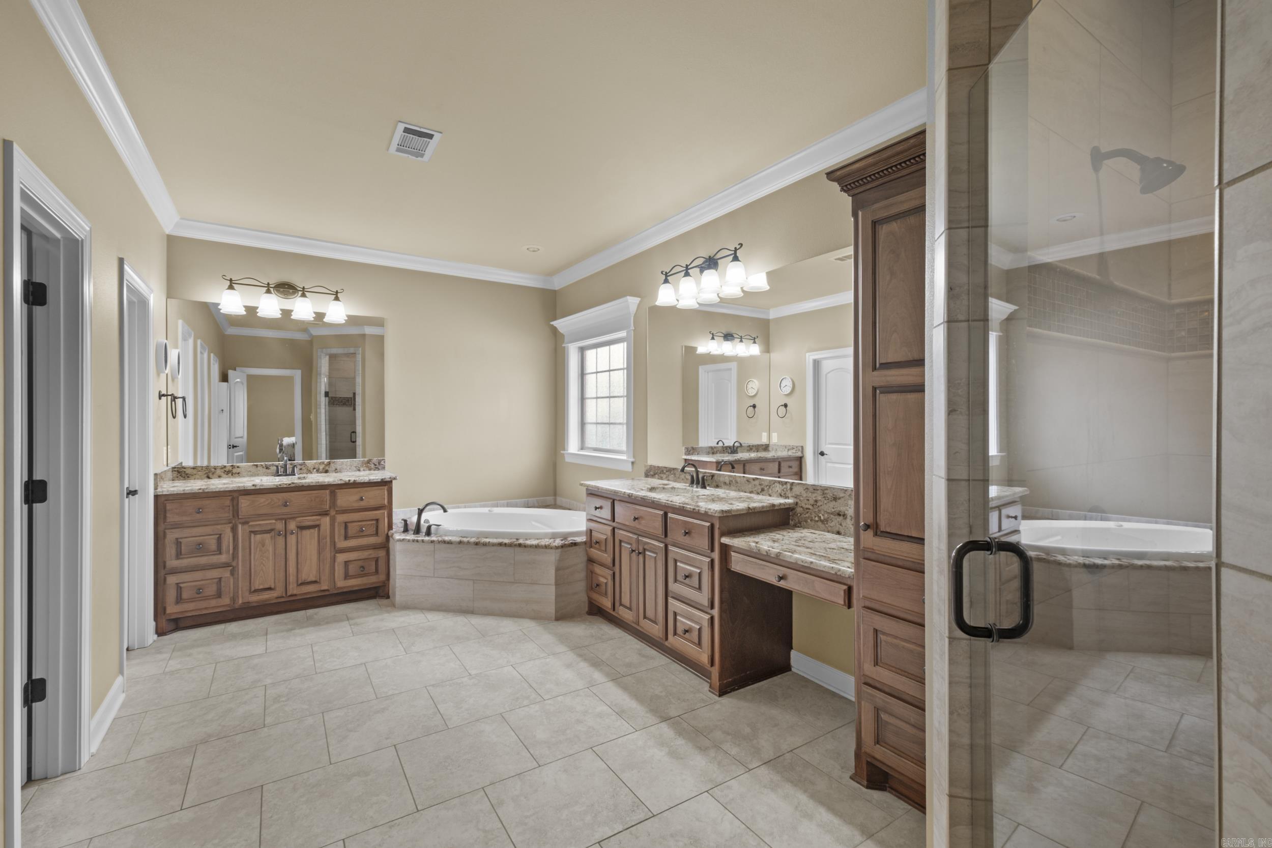 2 Cypress Valley Cv  Maumelle, AR
