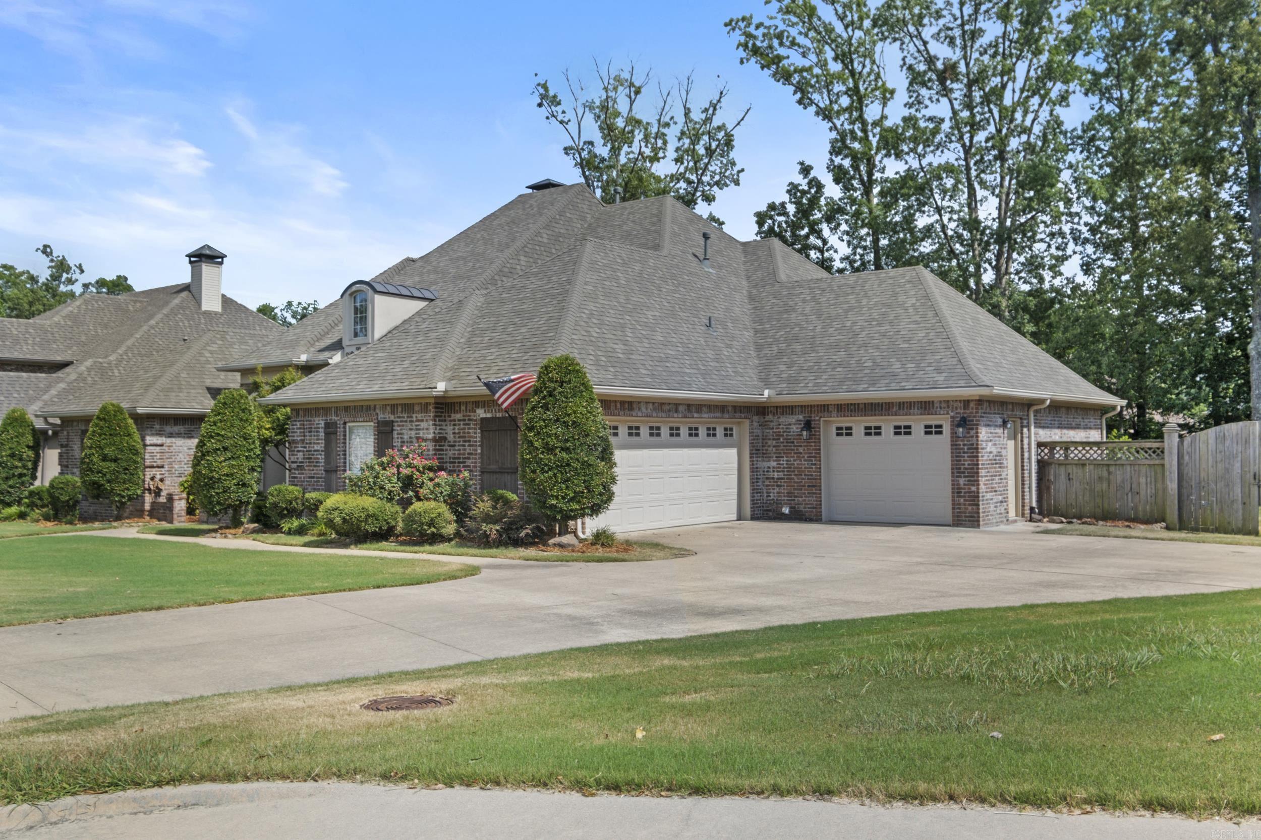 2 Cypress Valley Cv  Maumelle, AR