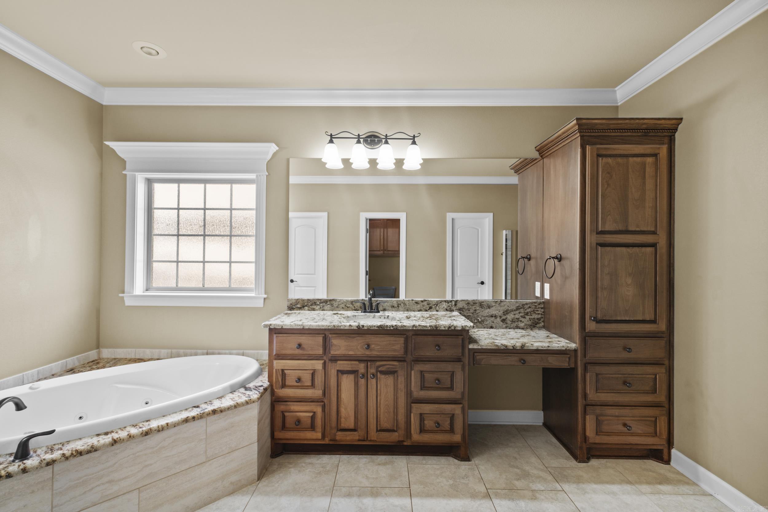 2 Cypress Valley Cv  Maumelle, AR
