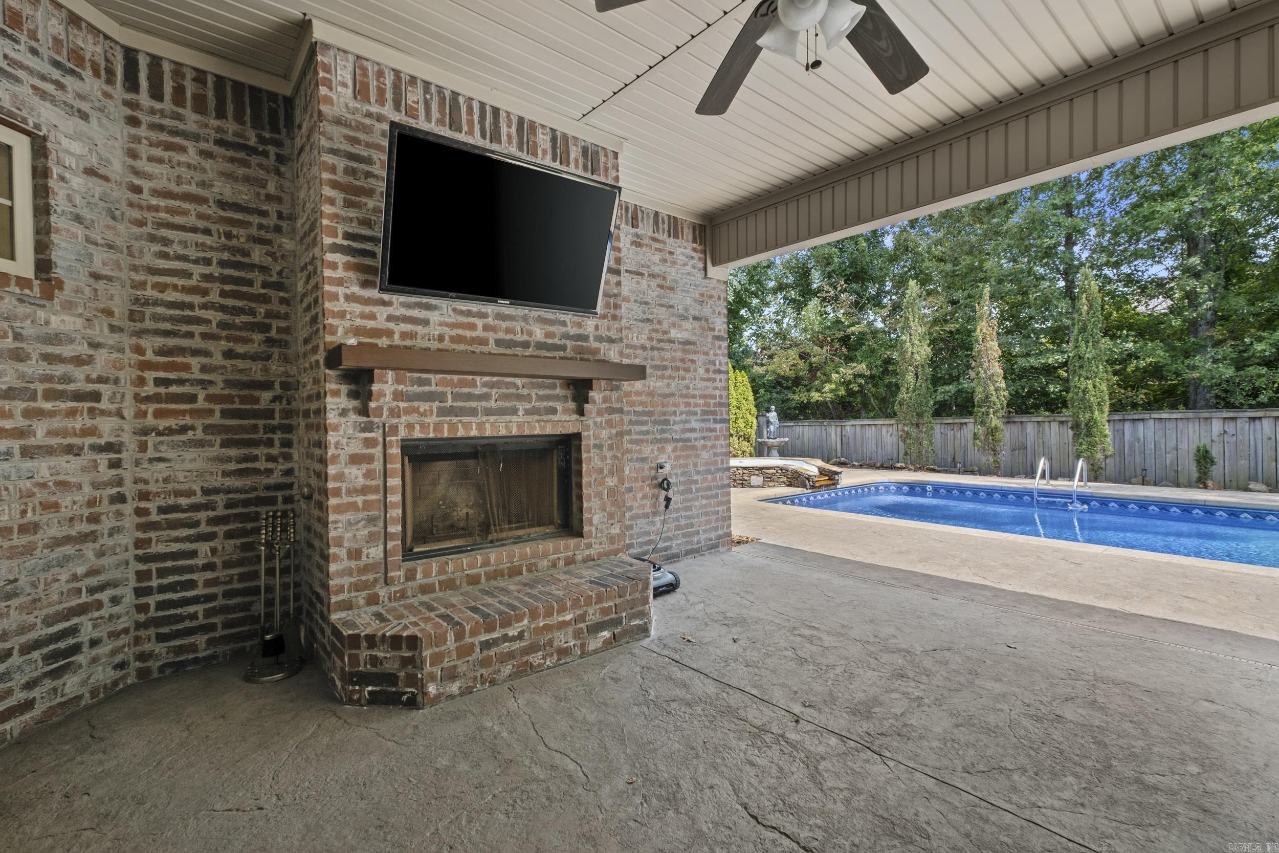 2 Cypress Valley Cv  Maumelle, AR