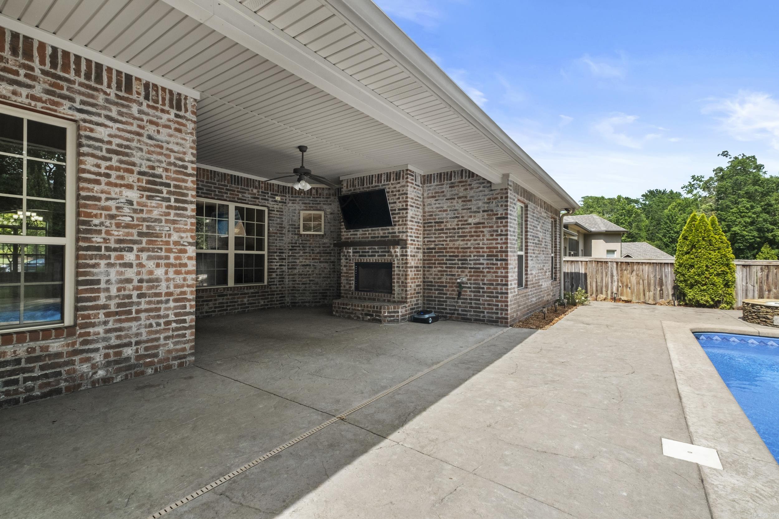 2 Cypress Valley Cv  Maumelle, AR