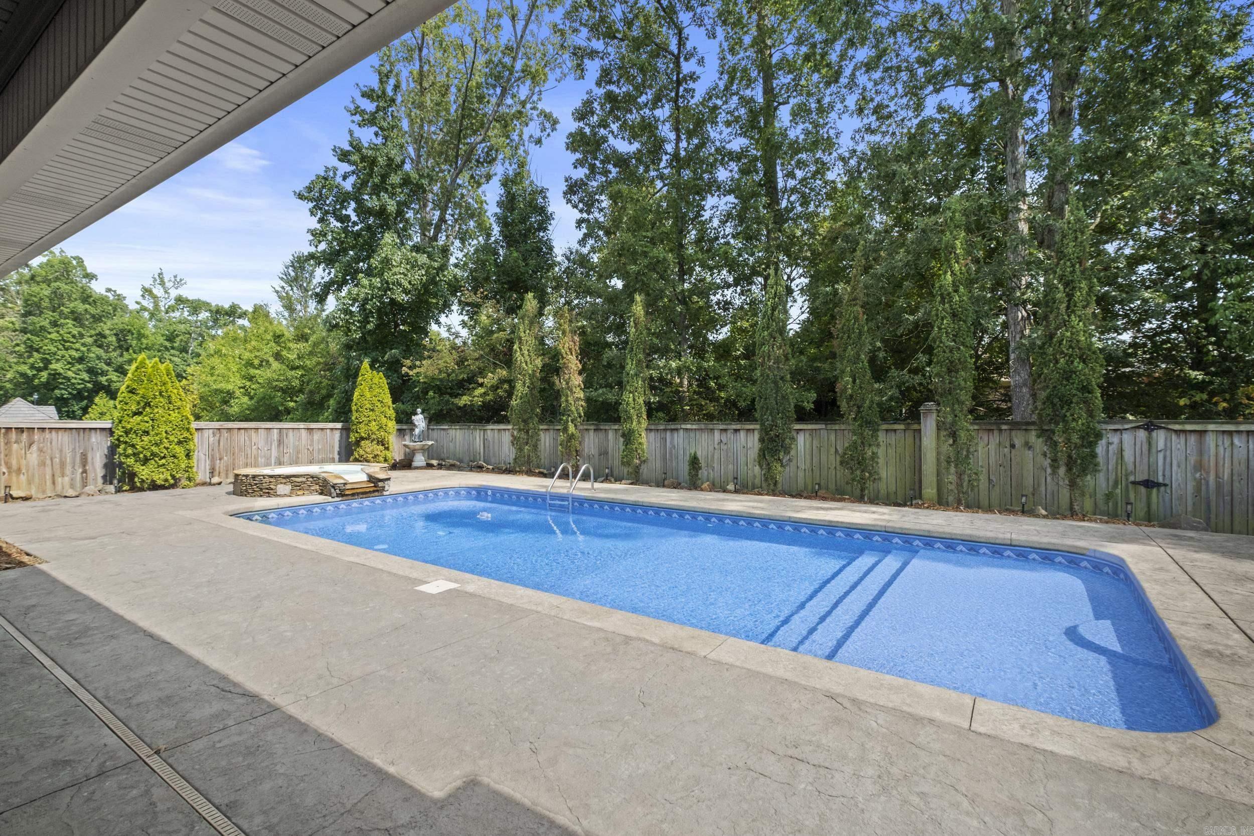 2 Cypress Valley Cv  Maumelle, AR
