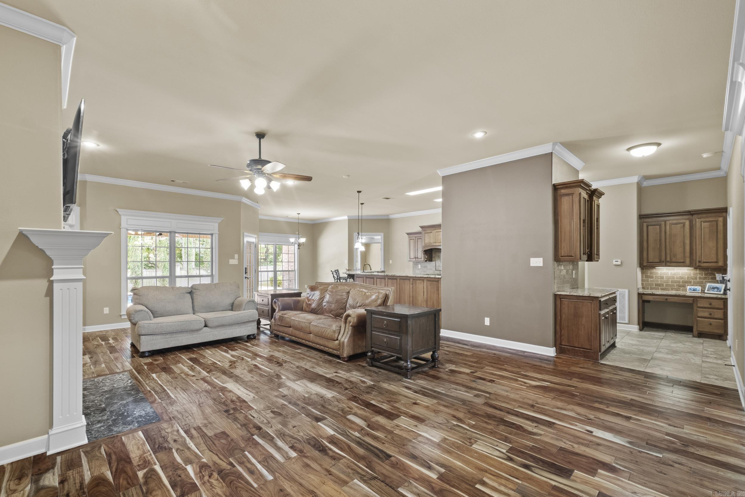 2 Cypress Valley Cv  Maumelle, AR