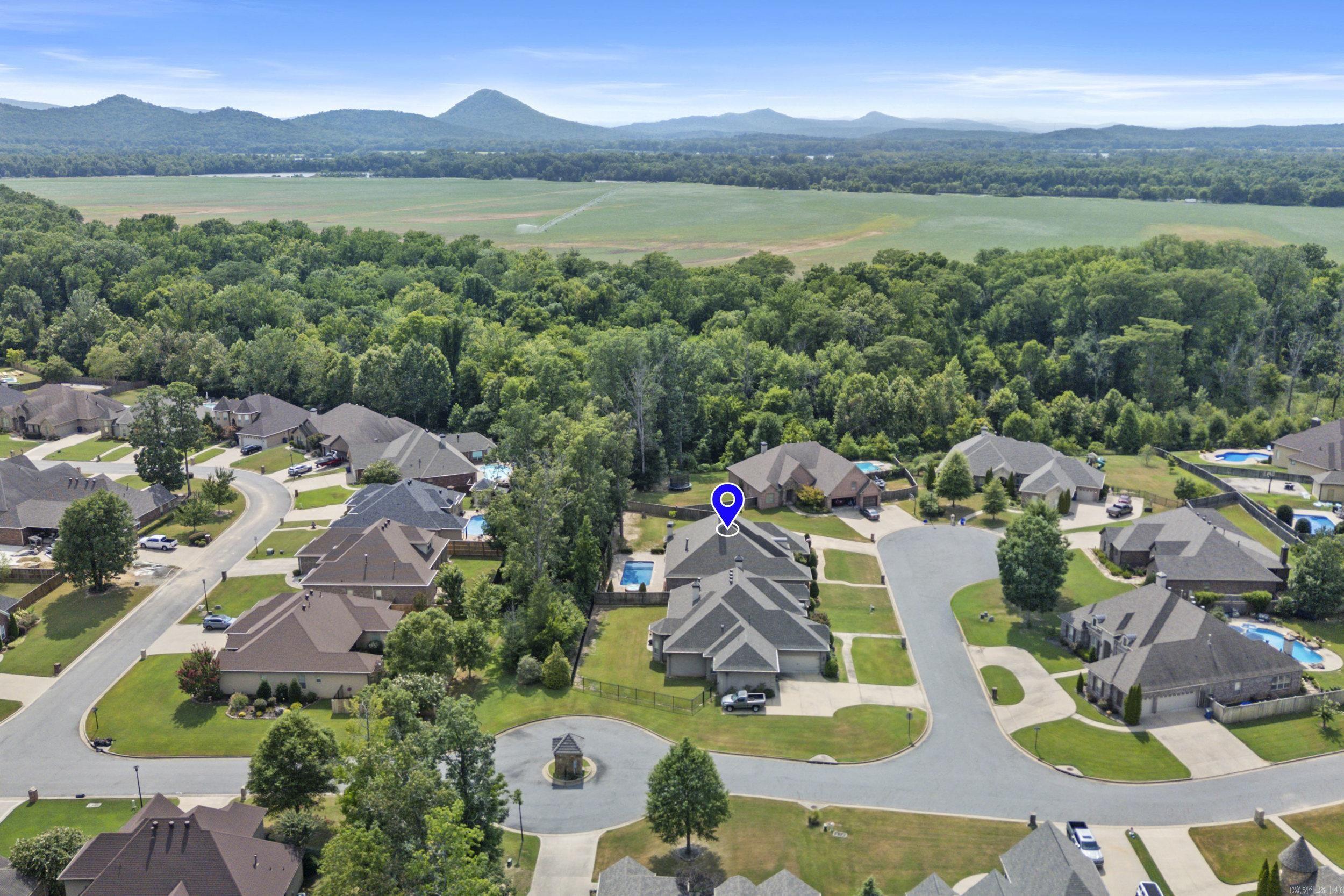 2 Cypress Valley Cv  Maumelle, AR