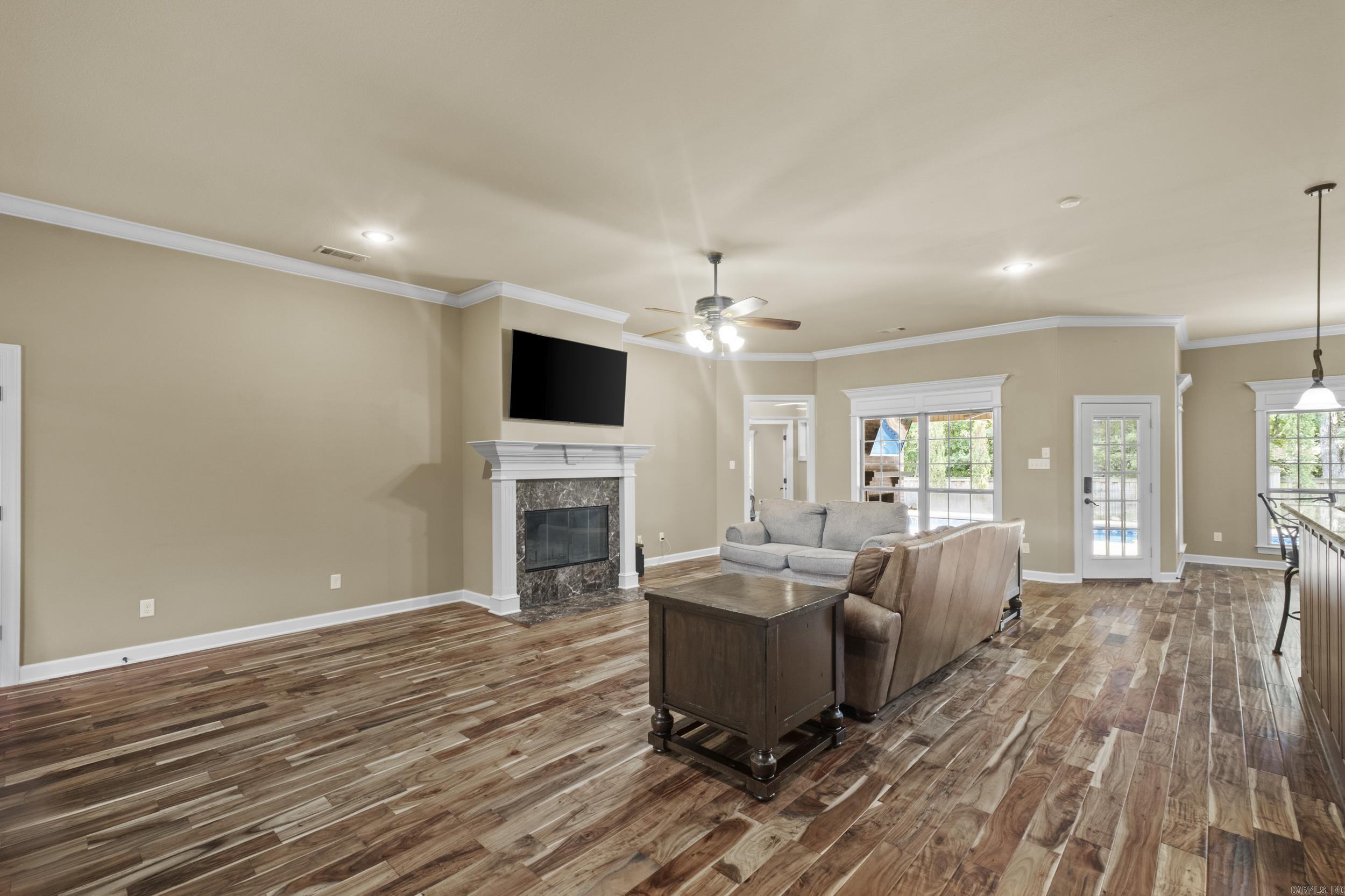 2 Cypress Valley Cv  Maumelle, AR