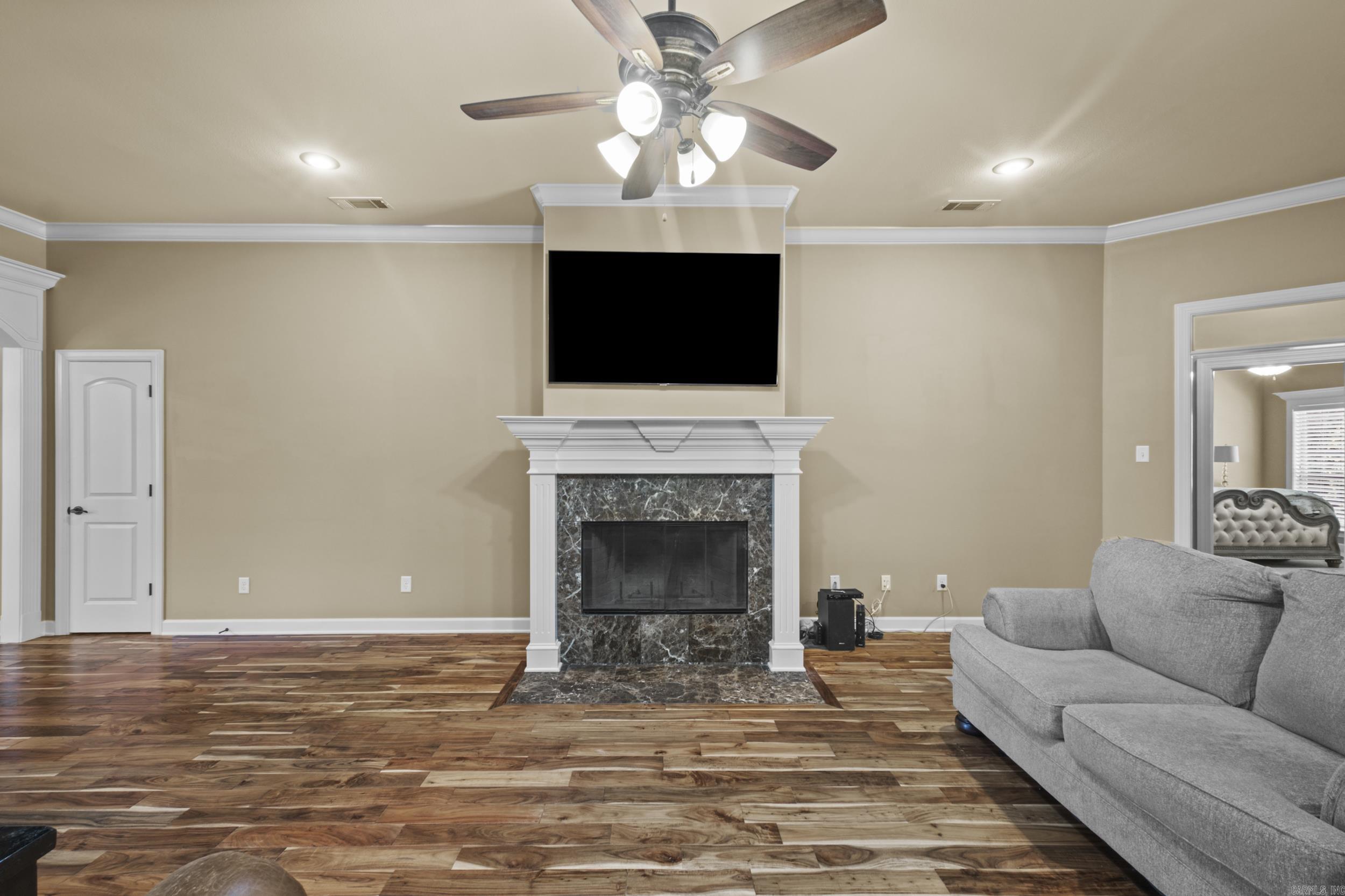 2 Cypress Valley Cv  Maumelle, AR