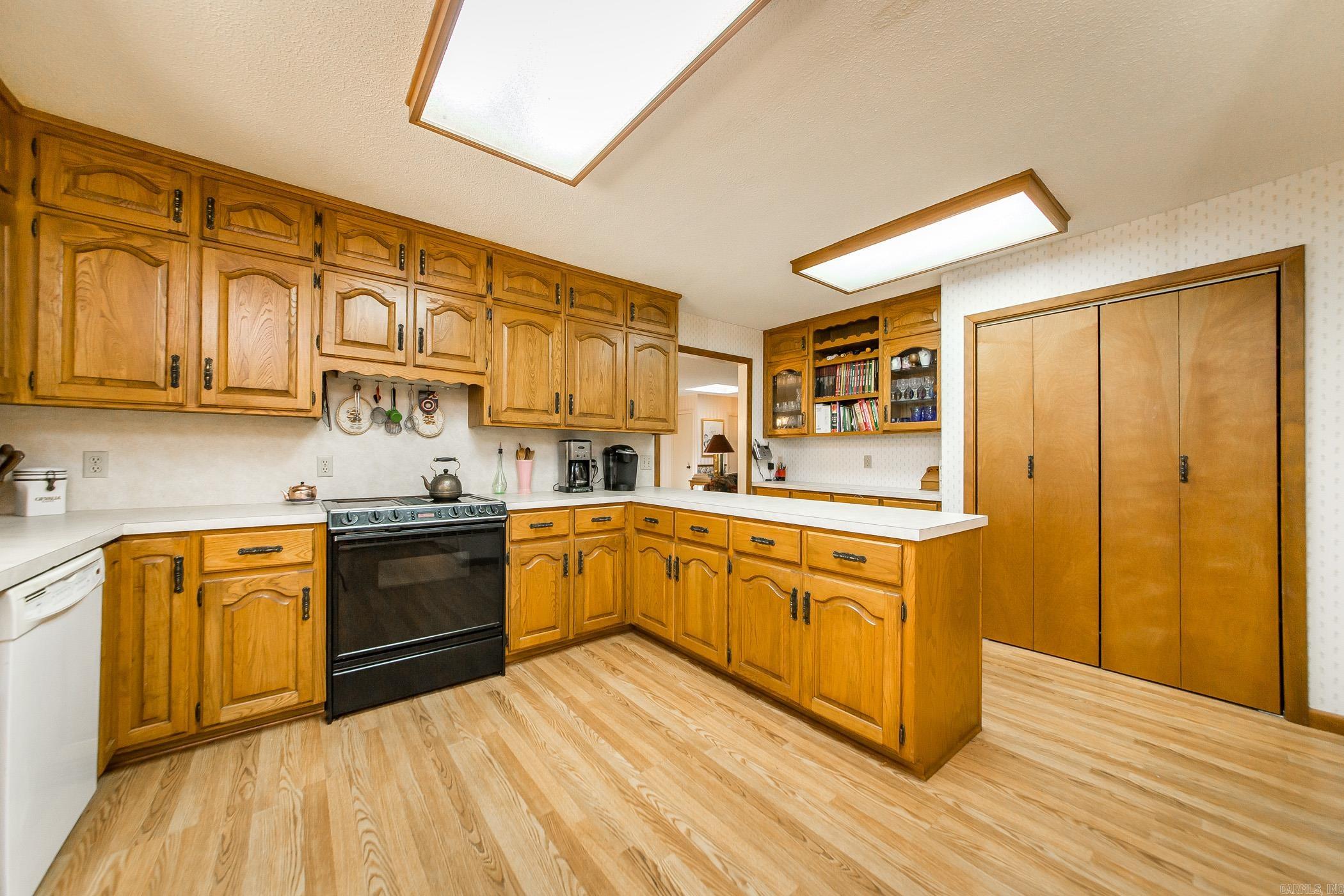 234 Pine Hill  Fairfield Bay, AR