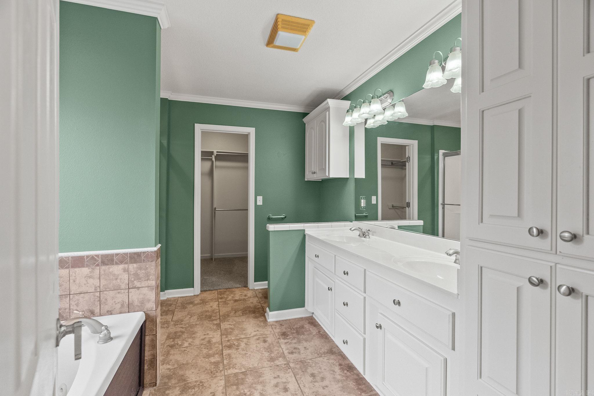 2402 Lancashire  Cabot, AR