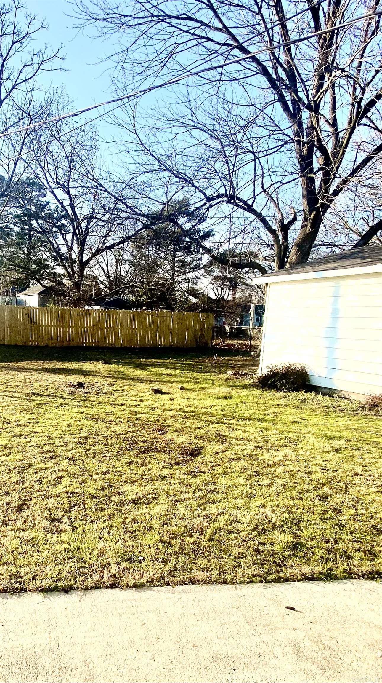 22 Quillen Avenue North Little Rock, AR 72117