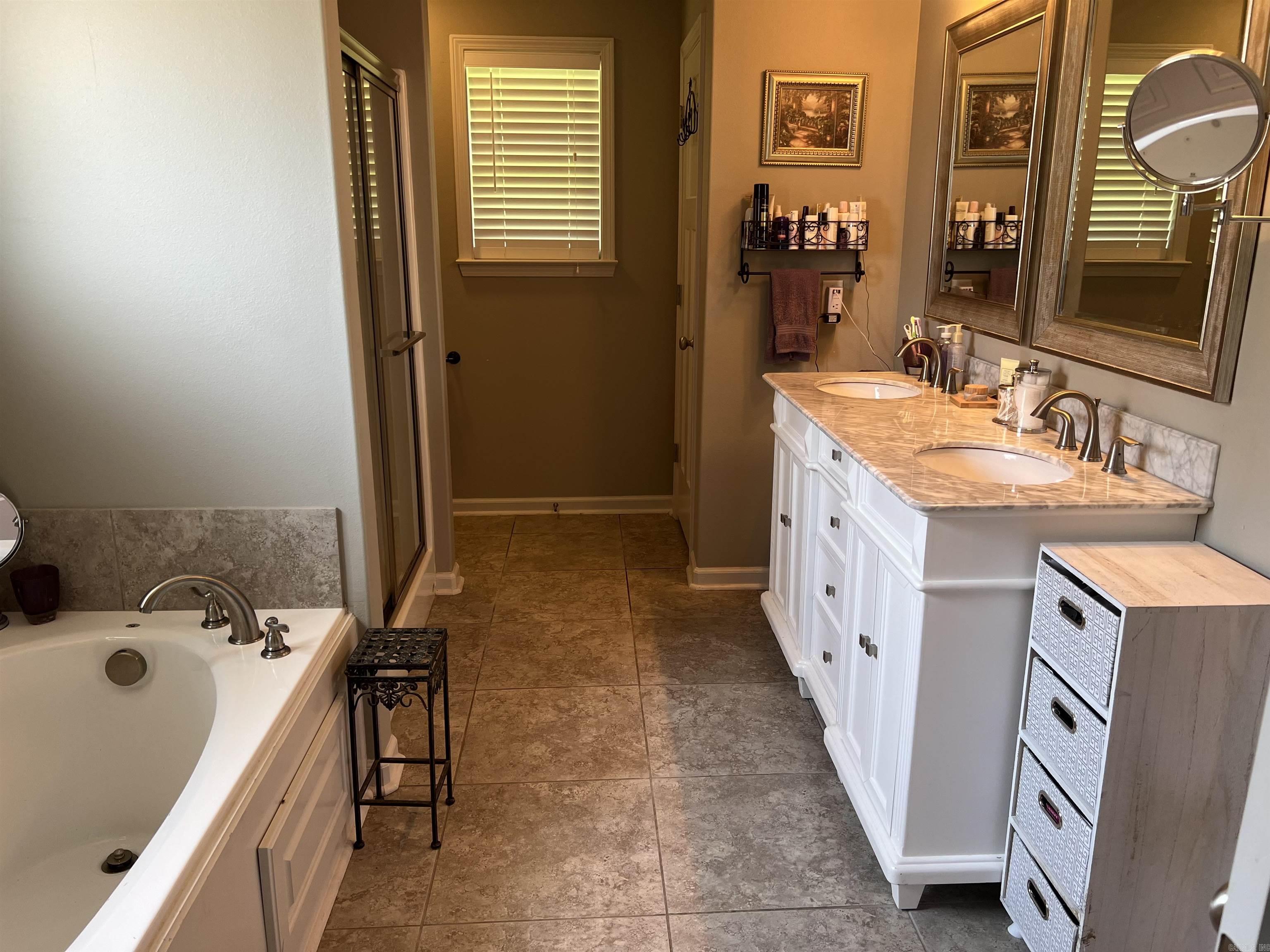 908 Heritage Cv Redfield, AR 72132