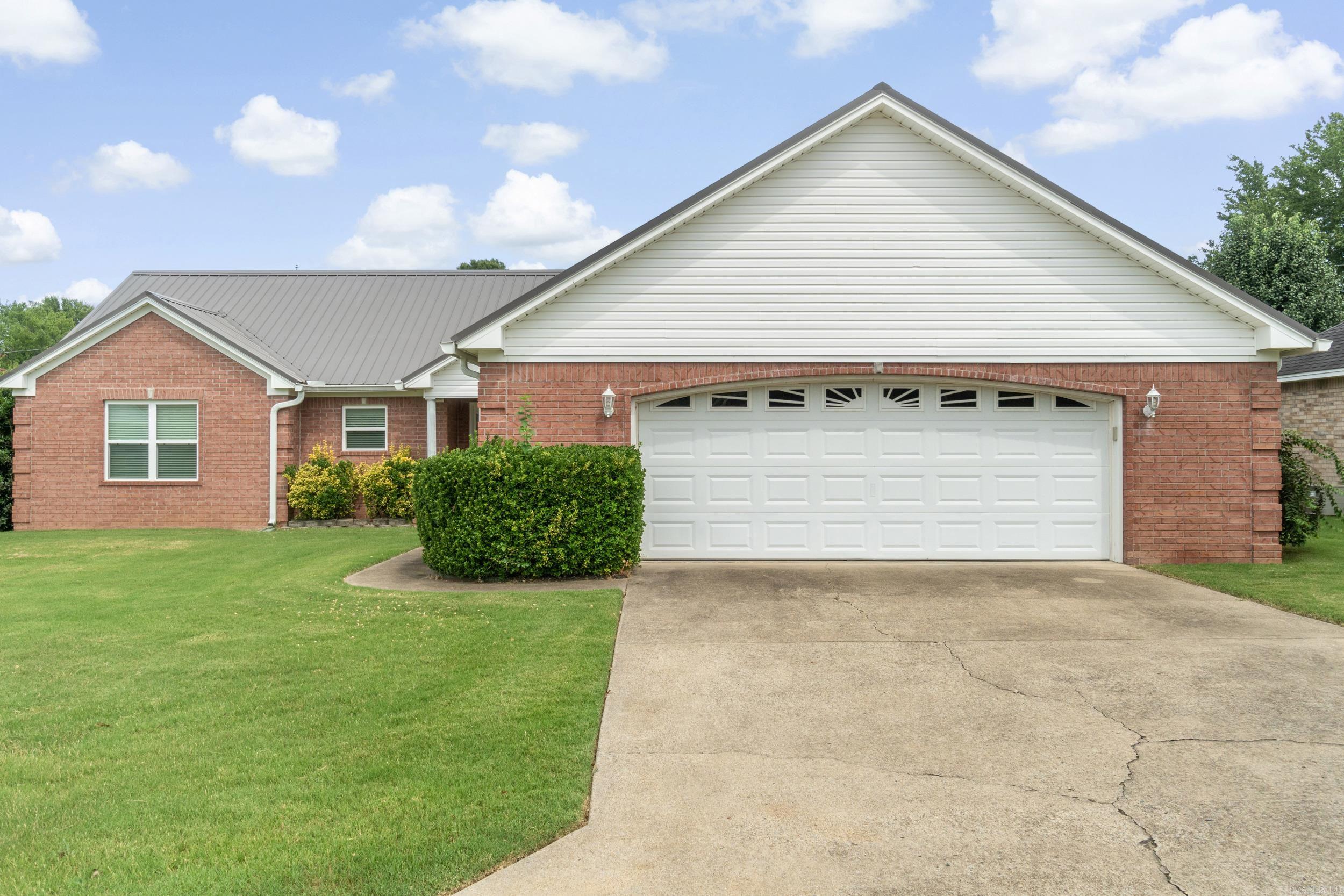 300 Crain  Searcy, AR