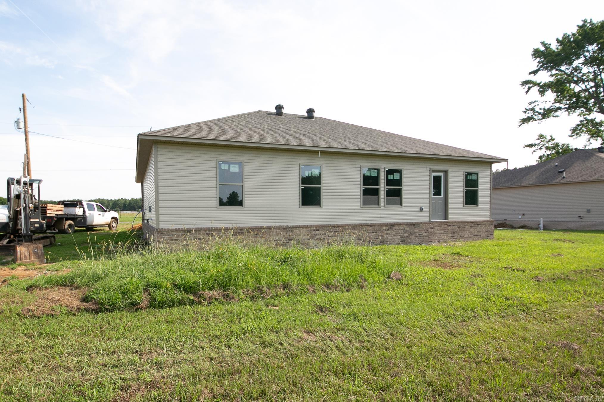 111 LLOYD HENDERSON  Beebe, AR