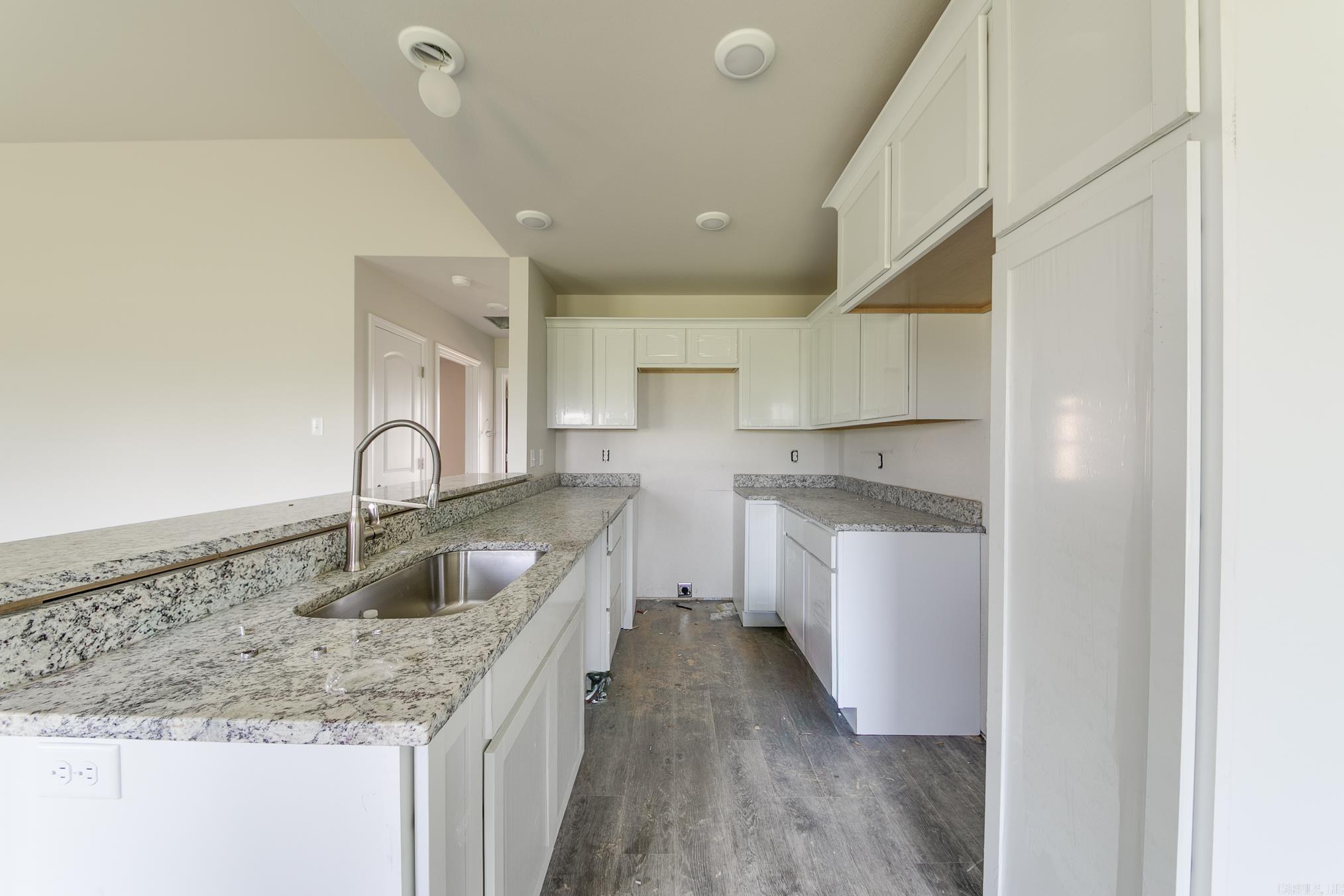 111 LLOYD HENDERSON  Beebe, AR