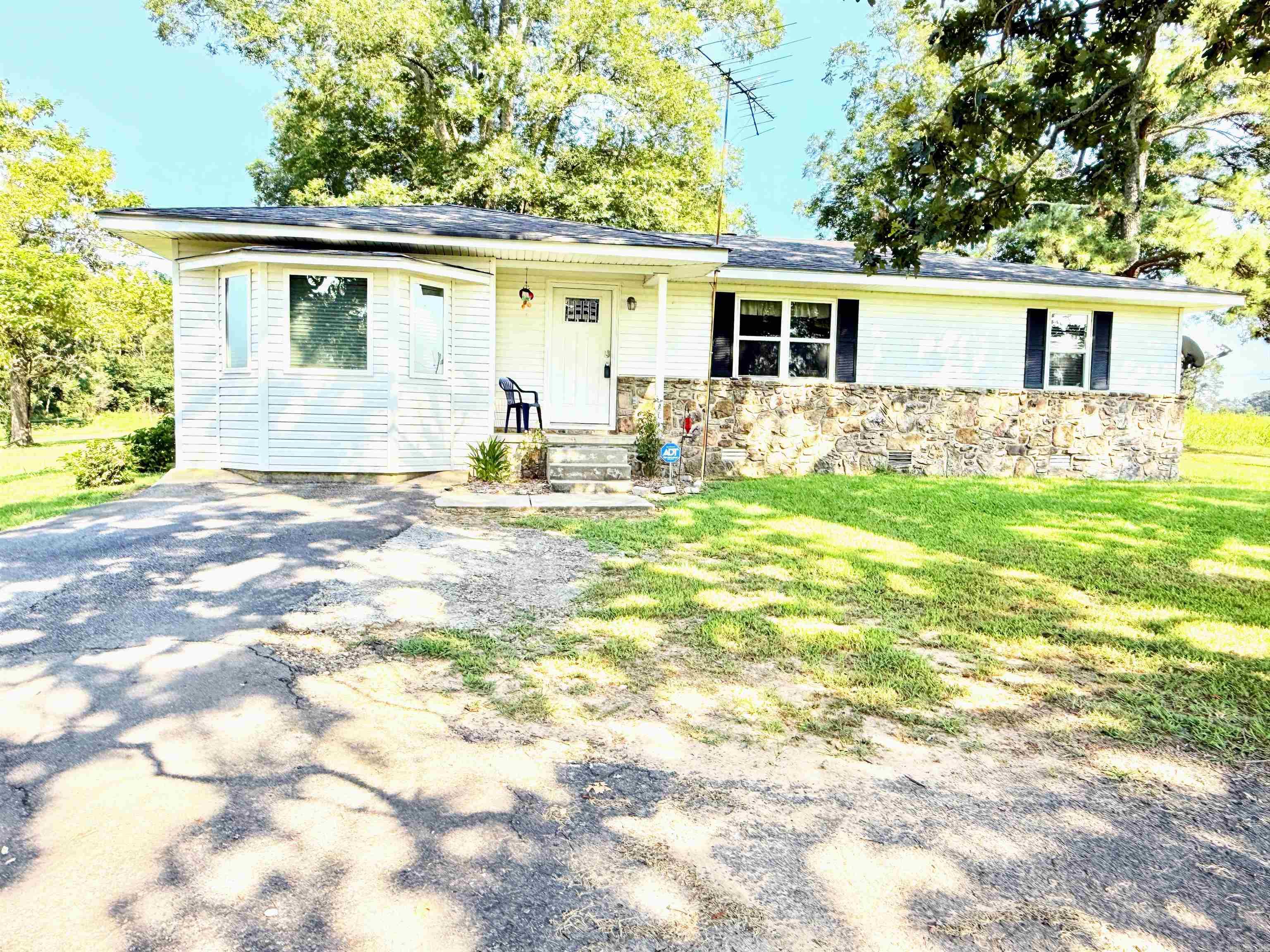 6846 Highway 9  Center Ridge, AR