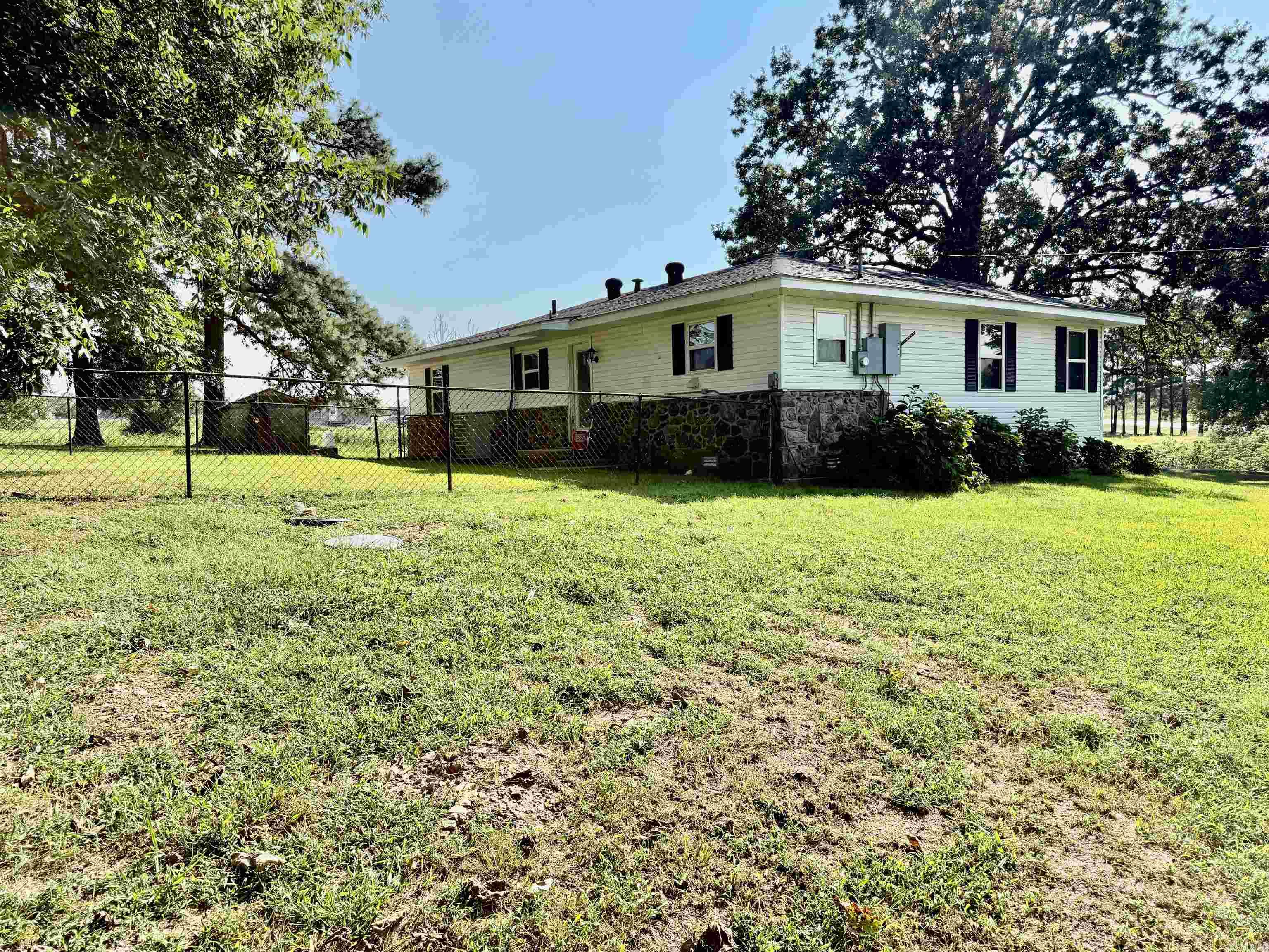 6846 Highway 9  Center Ridge, AR