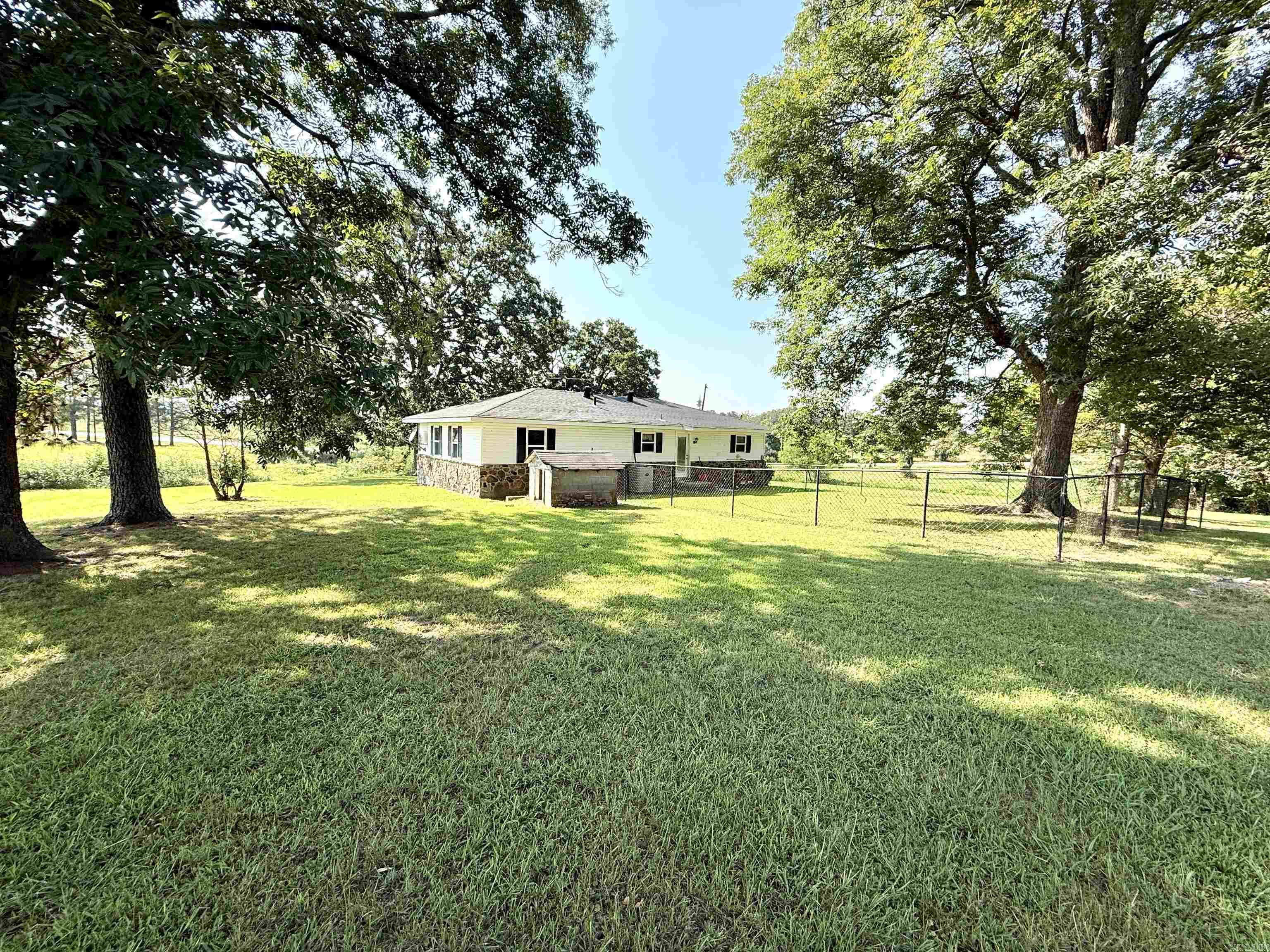 6846 Highway 9  Center Ridge, AR