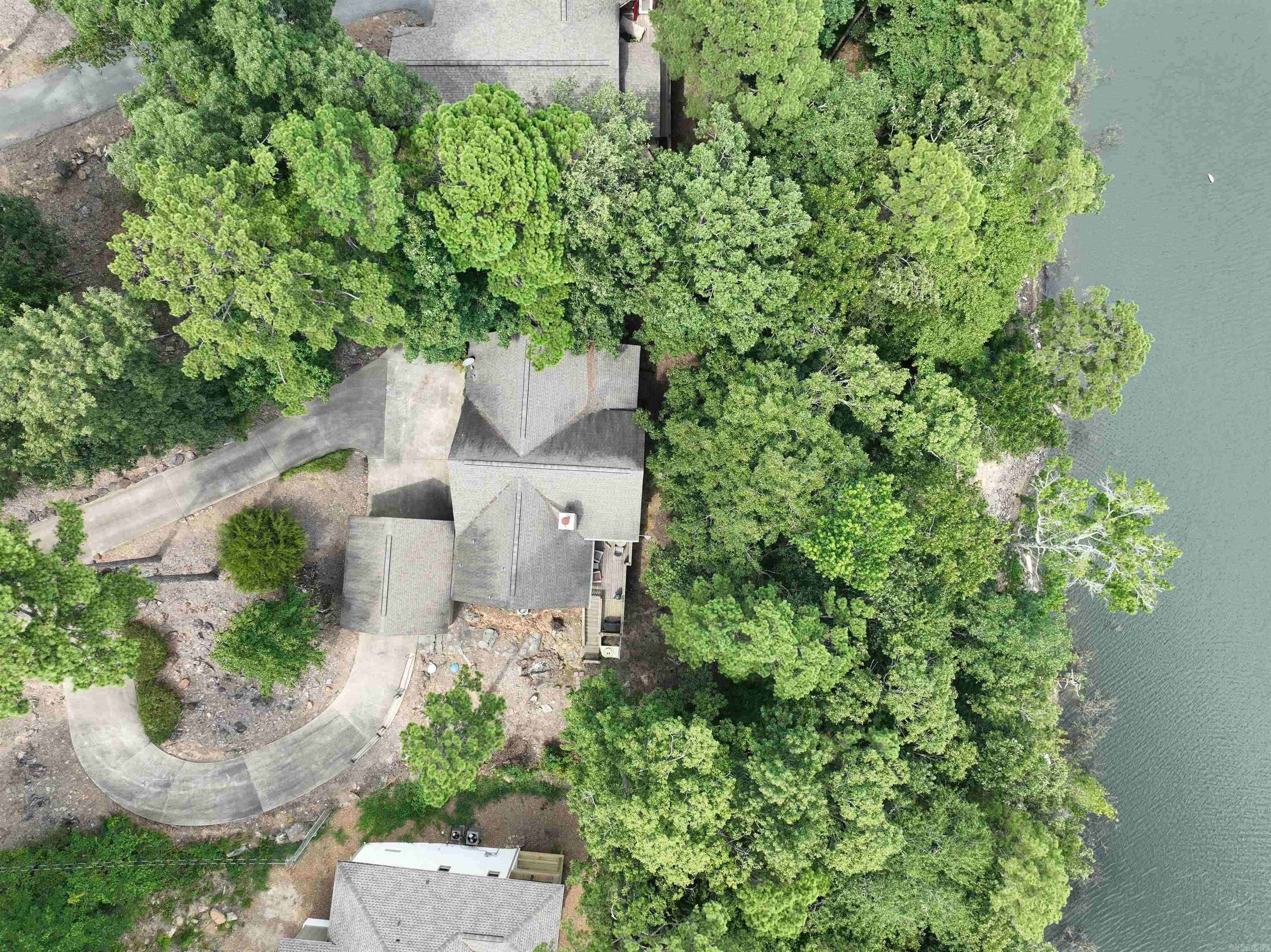90 Stone Cr.  Greers Ferry, AR