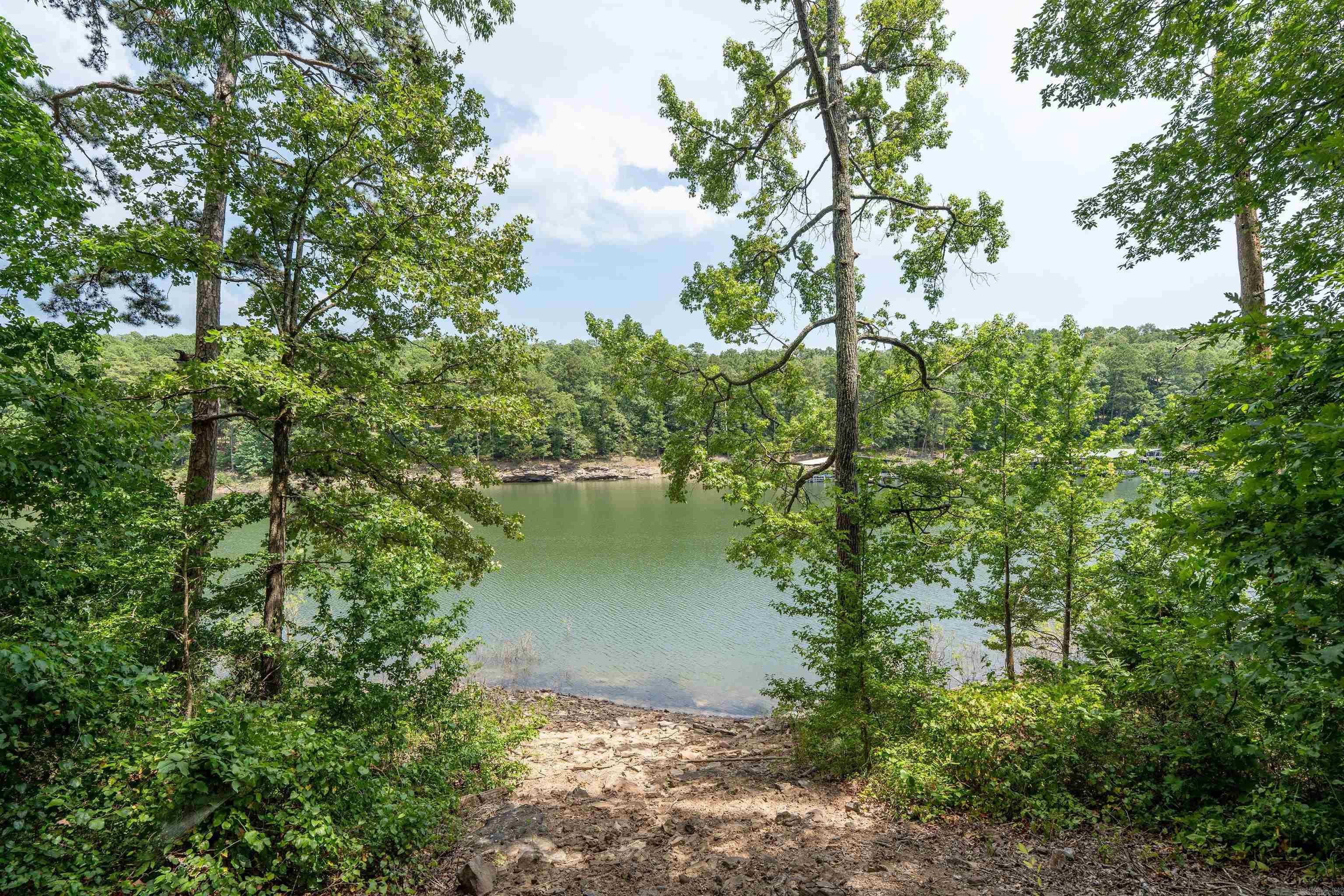 90 Stone Cr.  Greers Ferry, AR