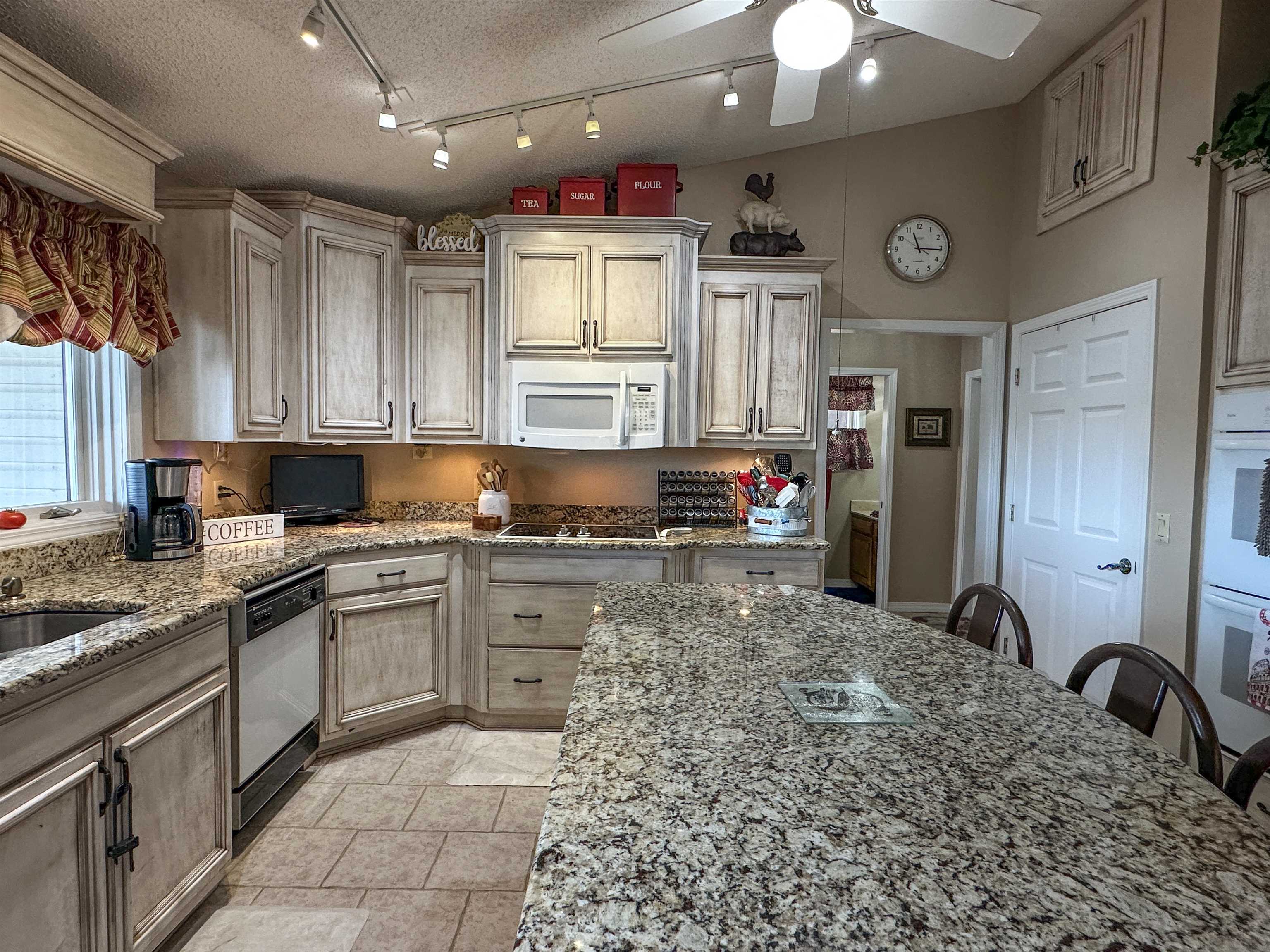 606 S Shore  Horseshoe Bend, AR