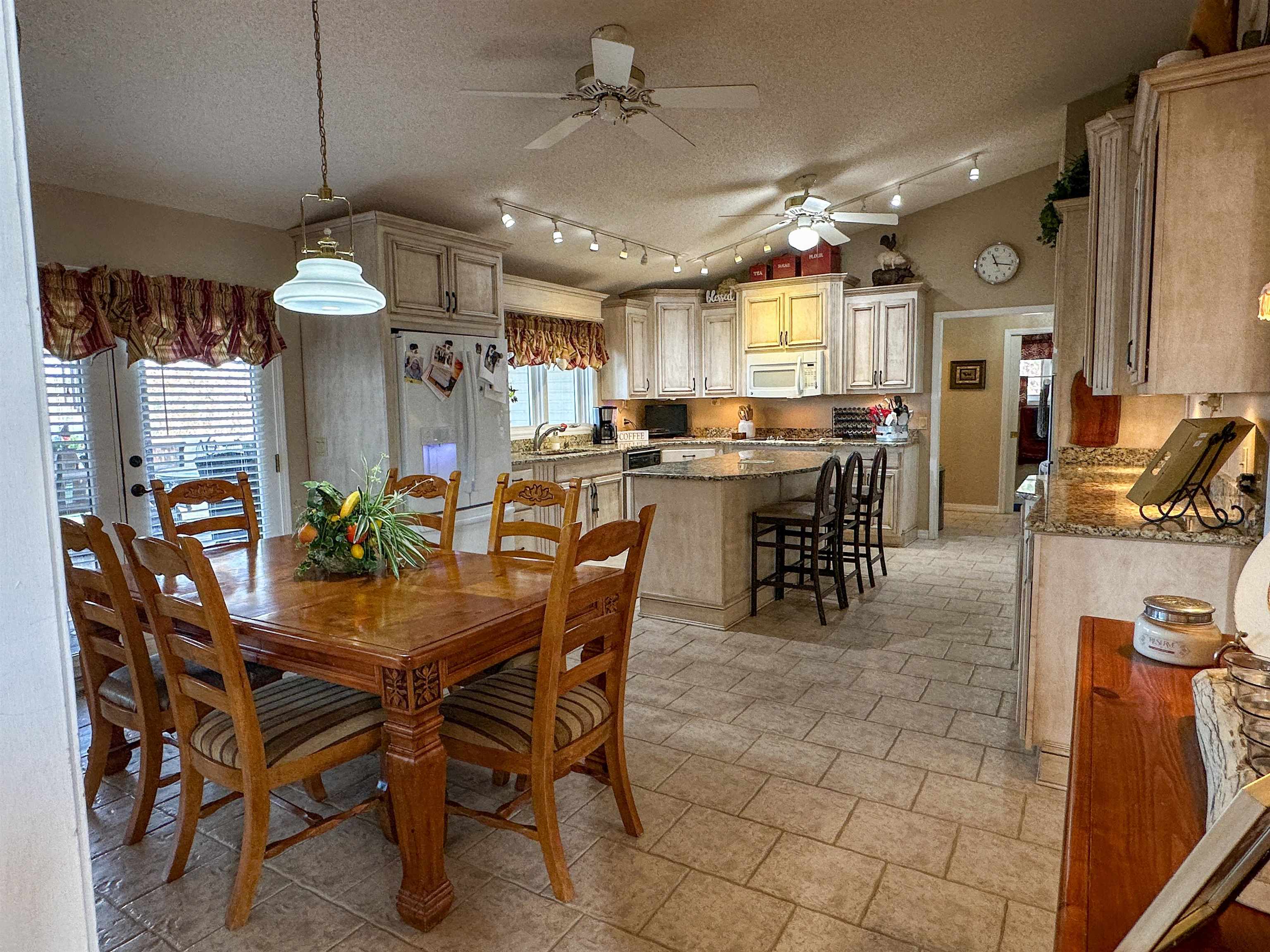 606 S Shore  Horseshoe Bend, AR