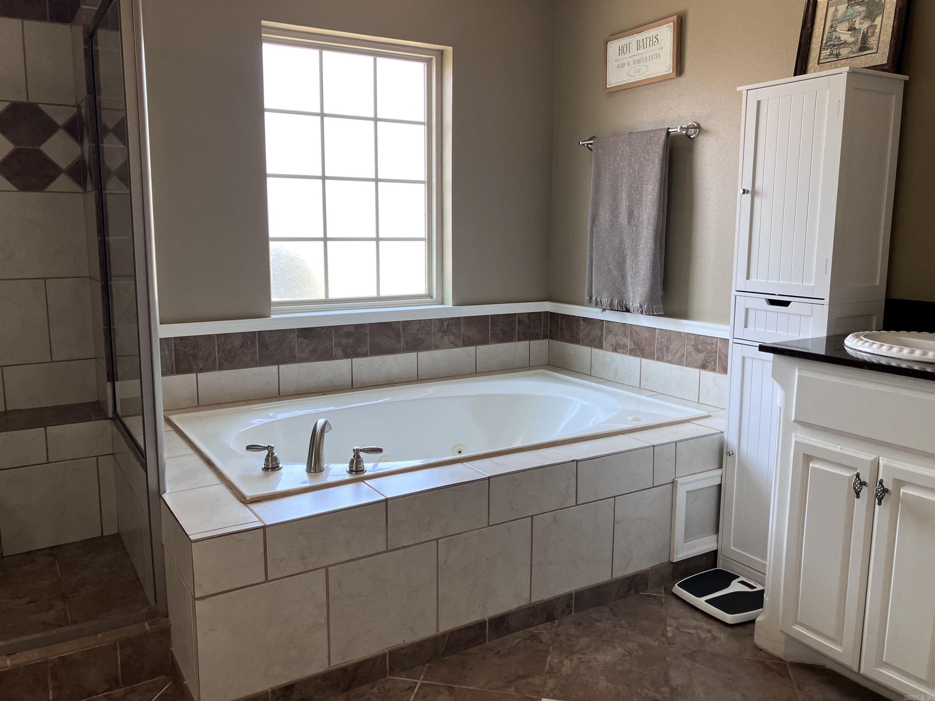 1102 Bluestone  Searcy, AR
