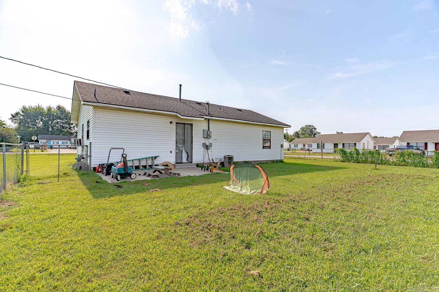 329 Robin  Bono, AR