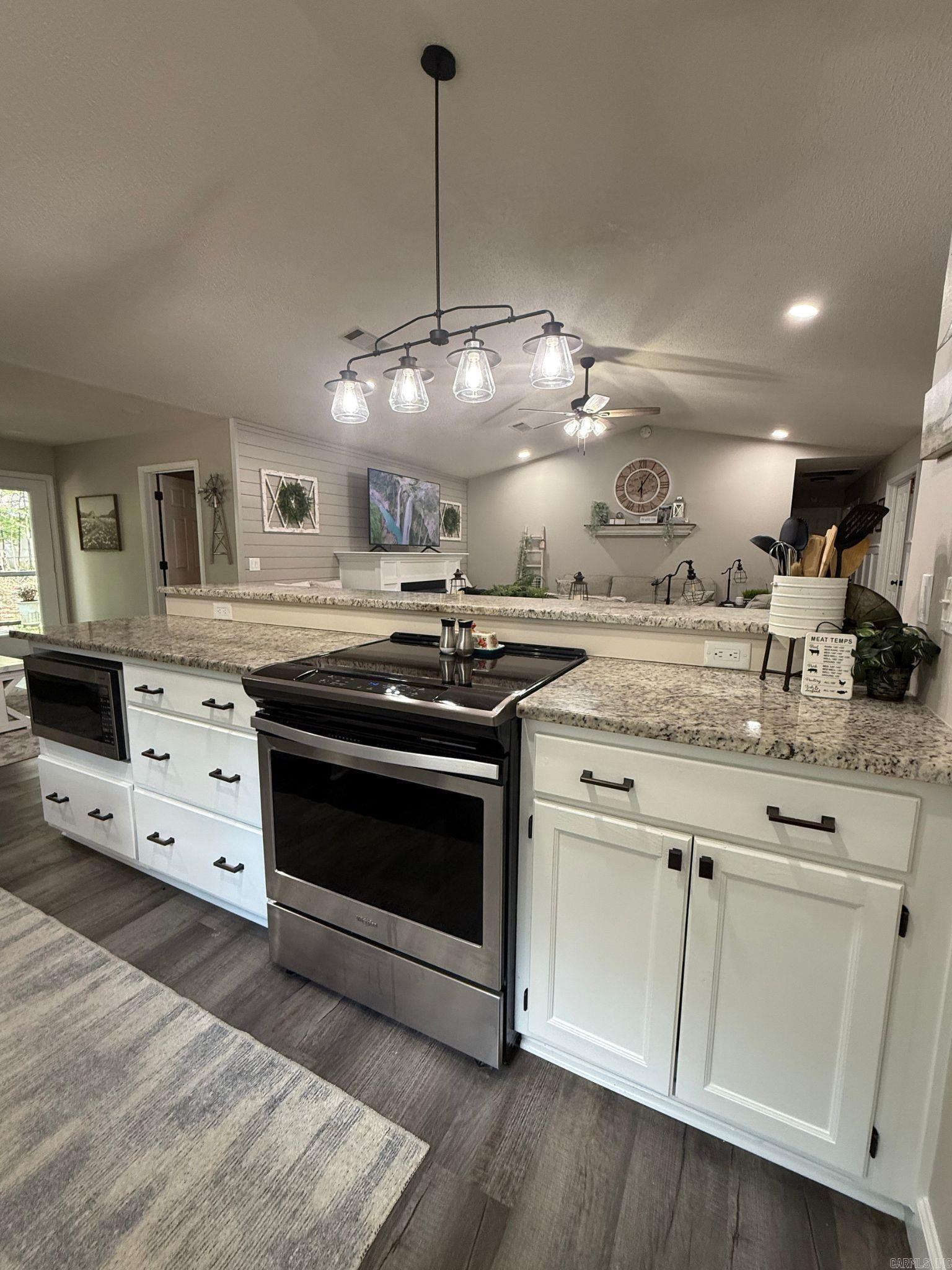 4 Huesca  Hot Springs Village, AR