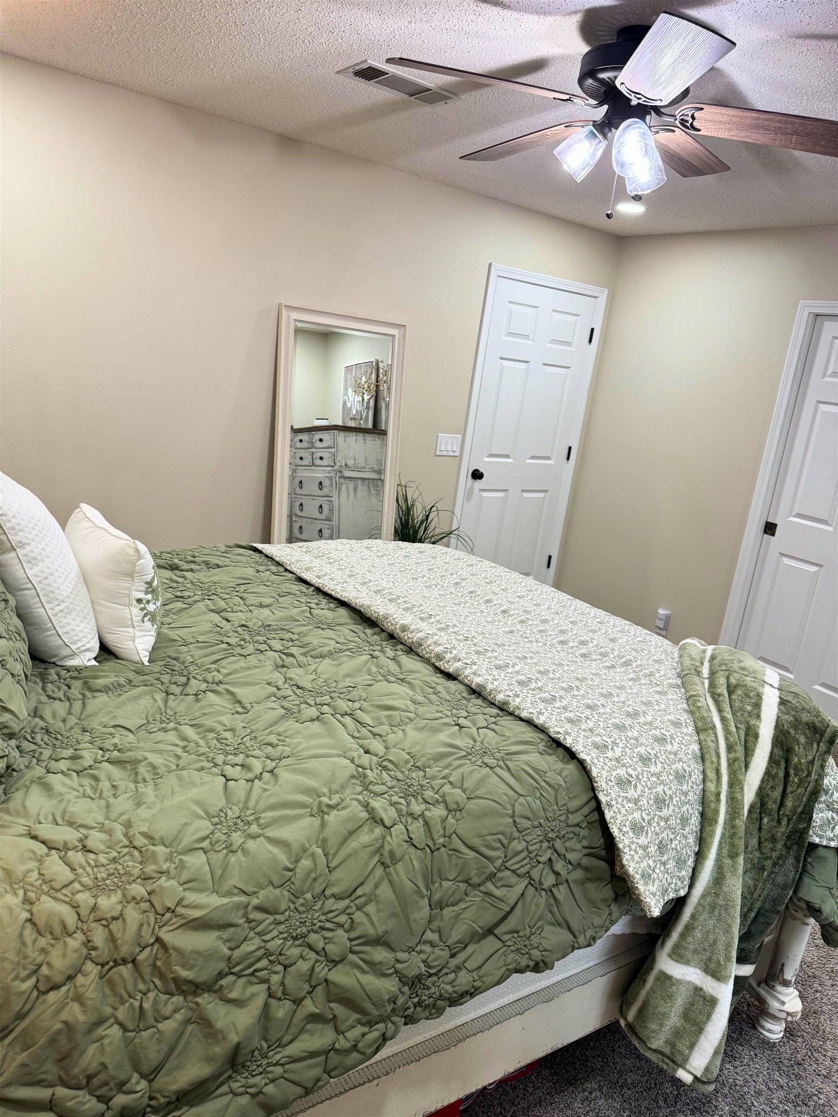 4 Huesca  Hot Springs Village, AR