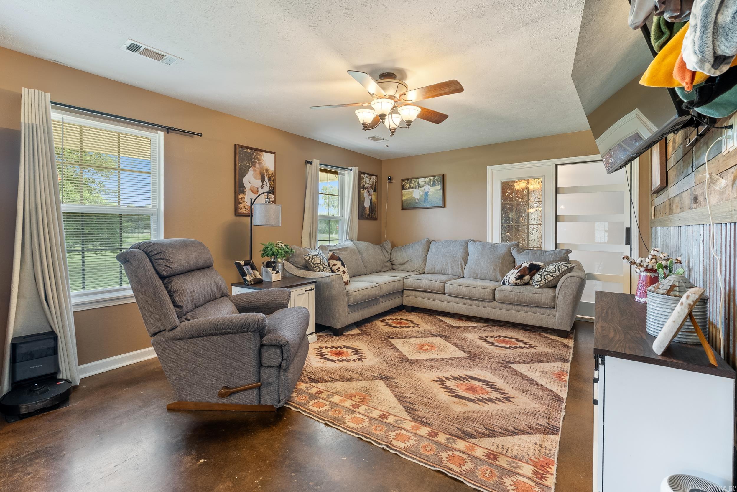 7 Bellwood  Enola, AR