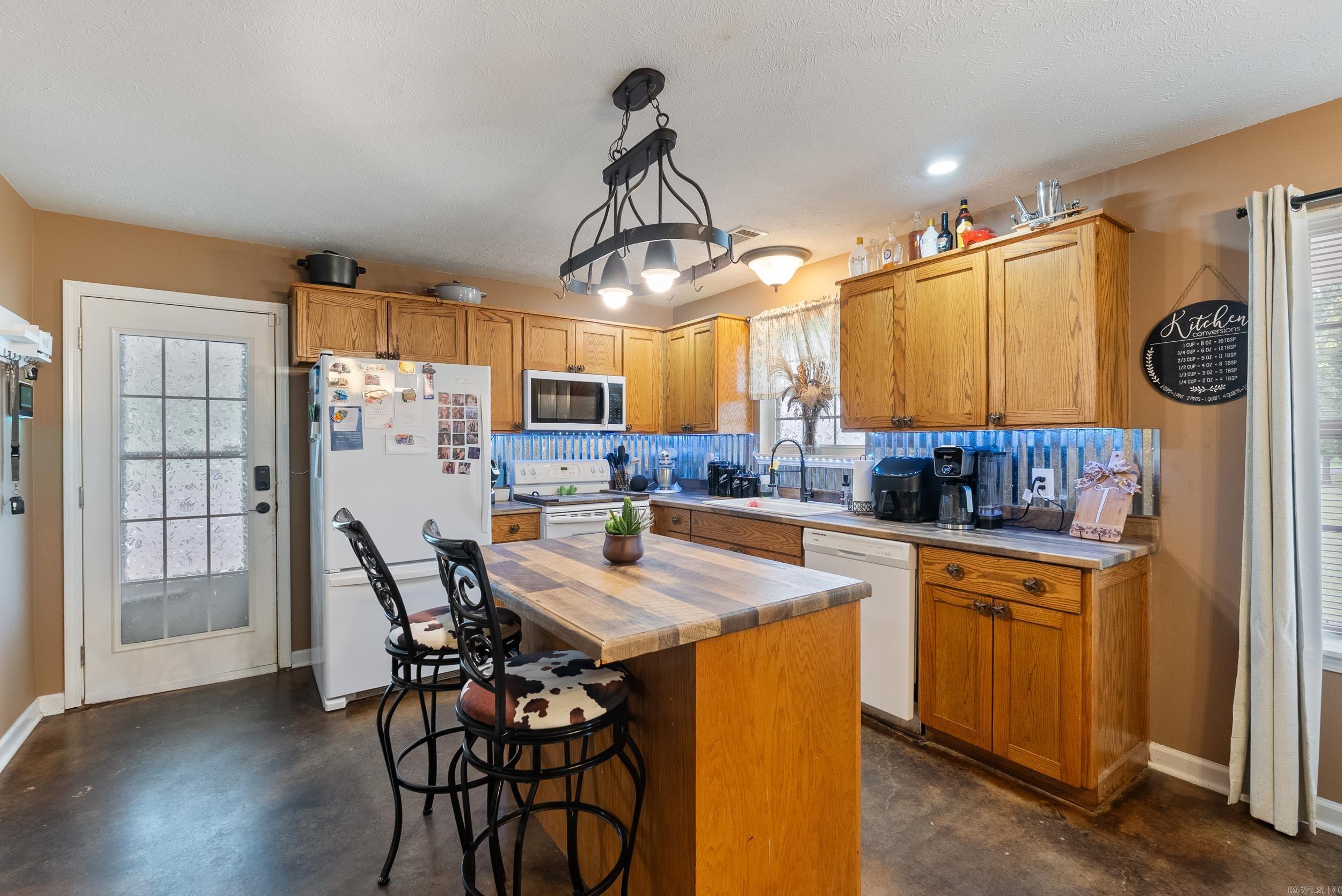 7 Bellwood  Enola, AR