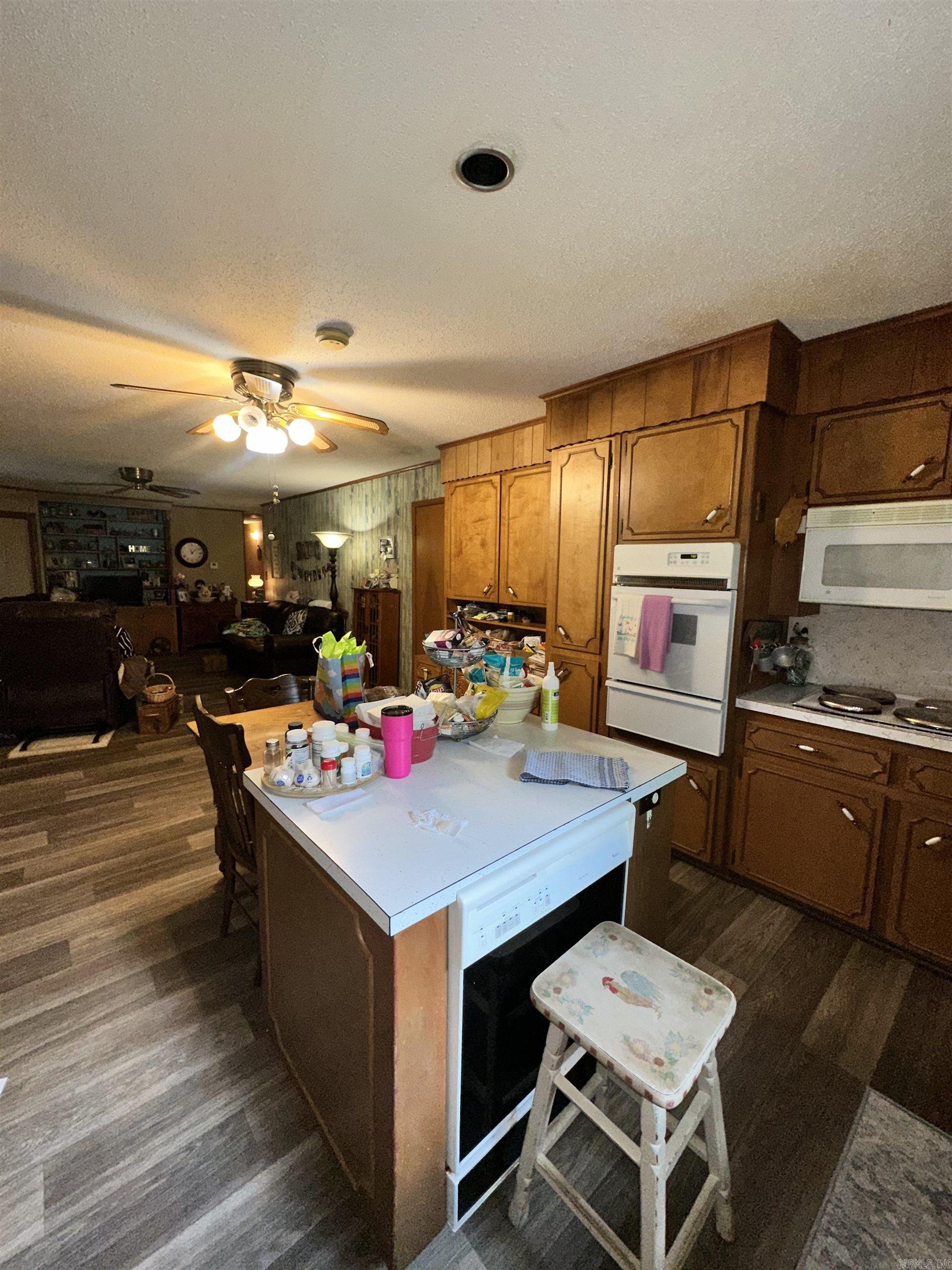 2605 W Commercial  Ozark, AR
